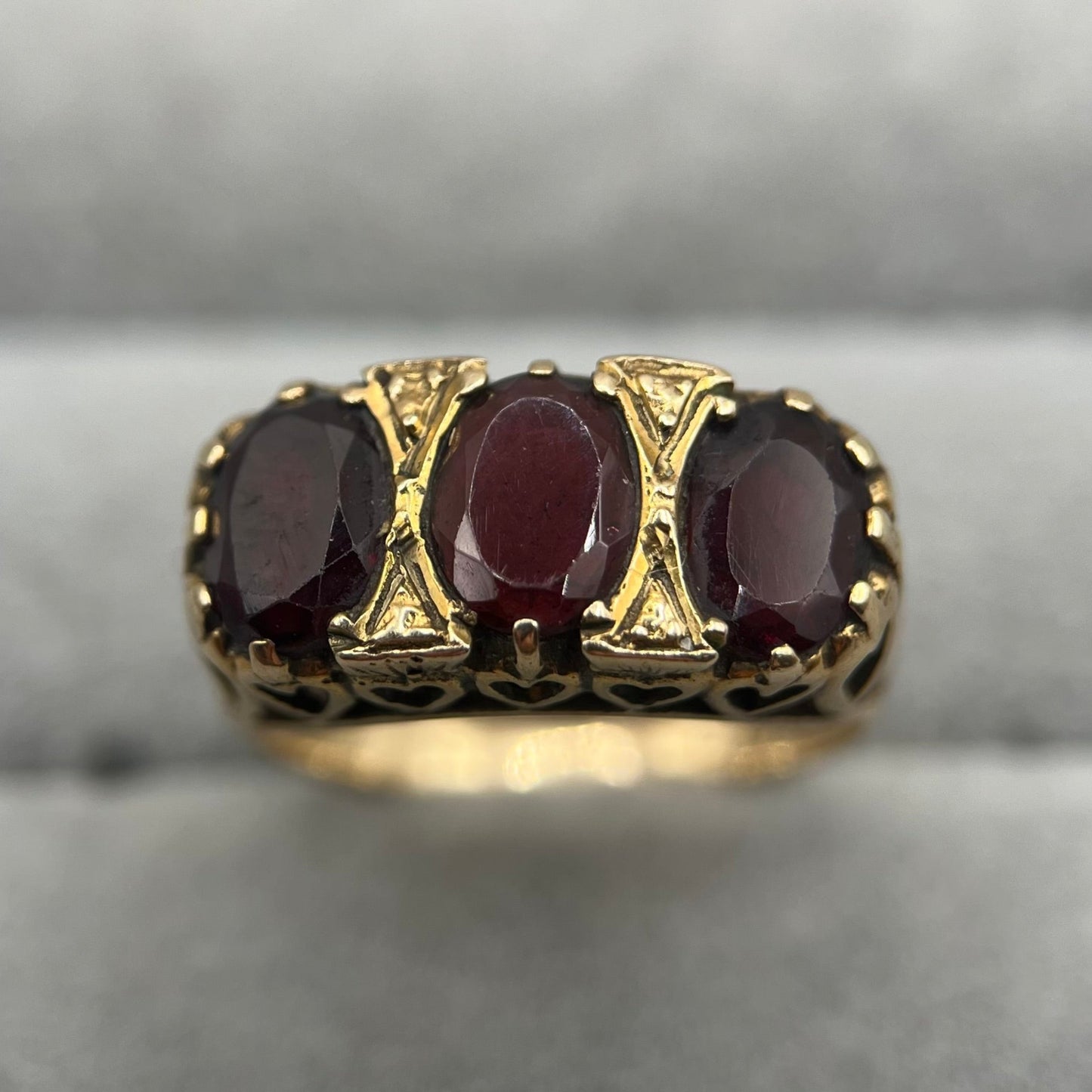 Chunky 1970s Vintage 9ct Gold Garnet Trilogy Ring