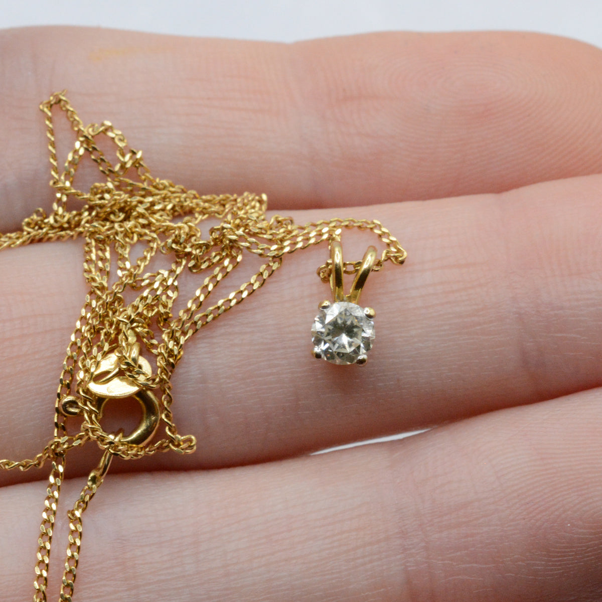 1990s 18ct Gold Diamond Pendant Necklace