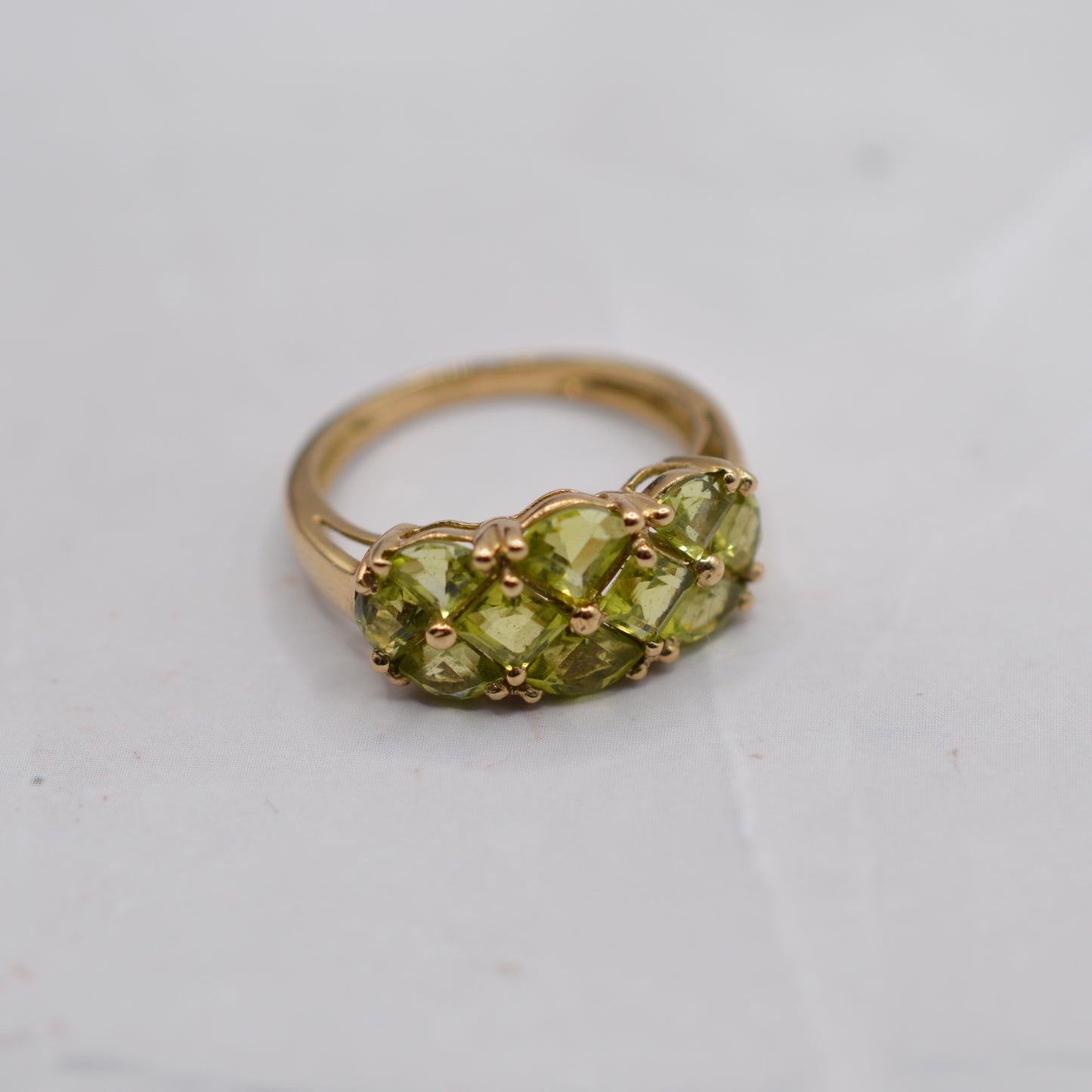 Chunky Y2K 9ct Gold Peridot Cluster Ring