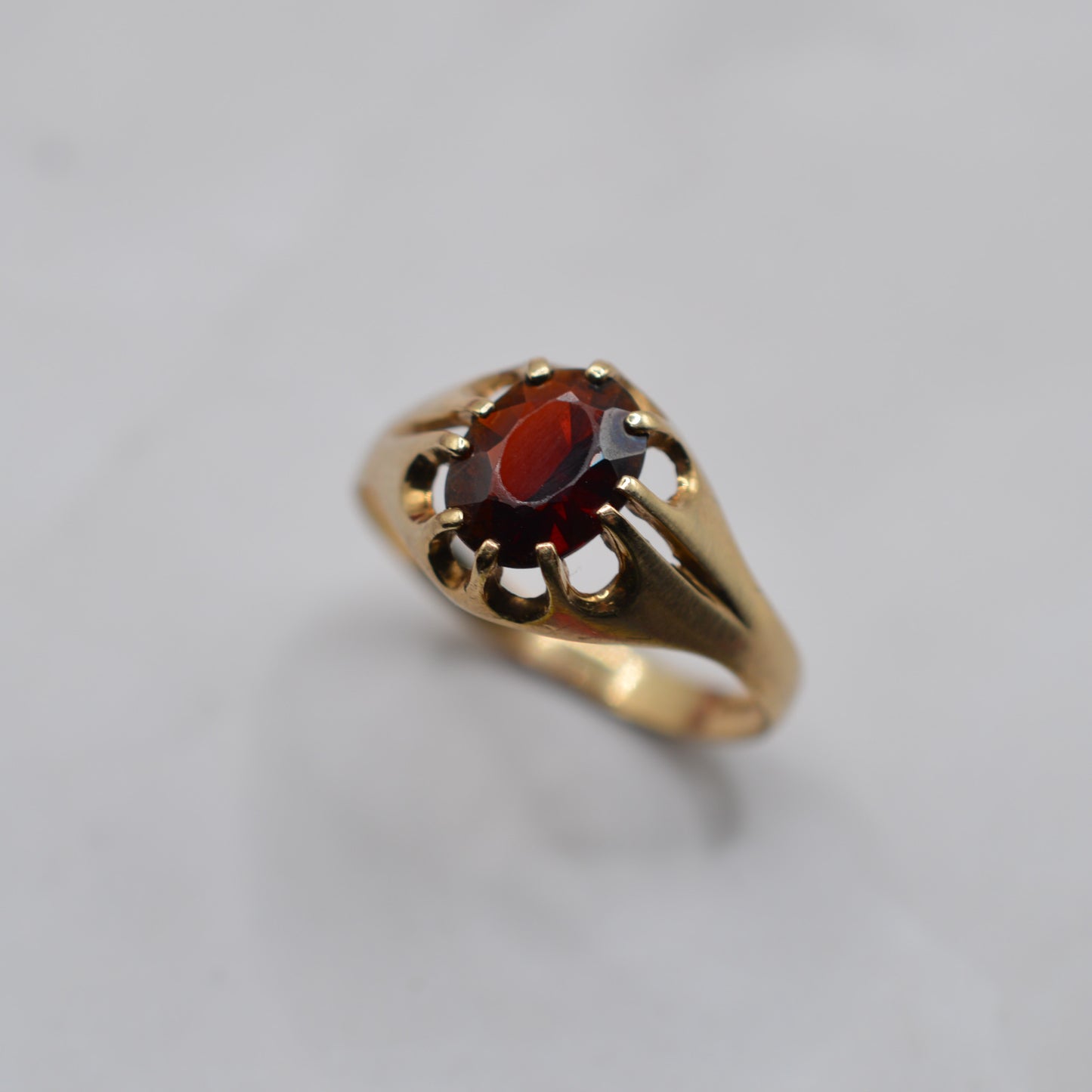 Chunky 1990s 9ct Gold Garnet Solitaire Unisex Signet Ring