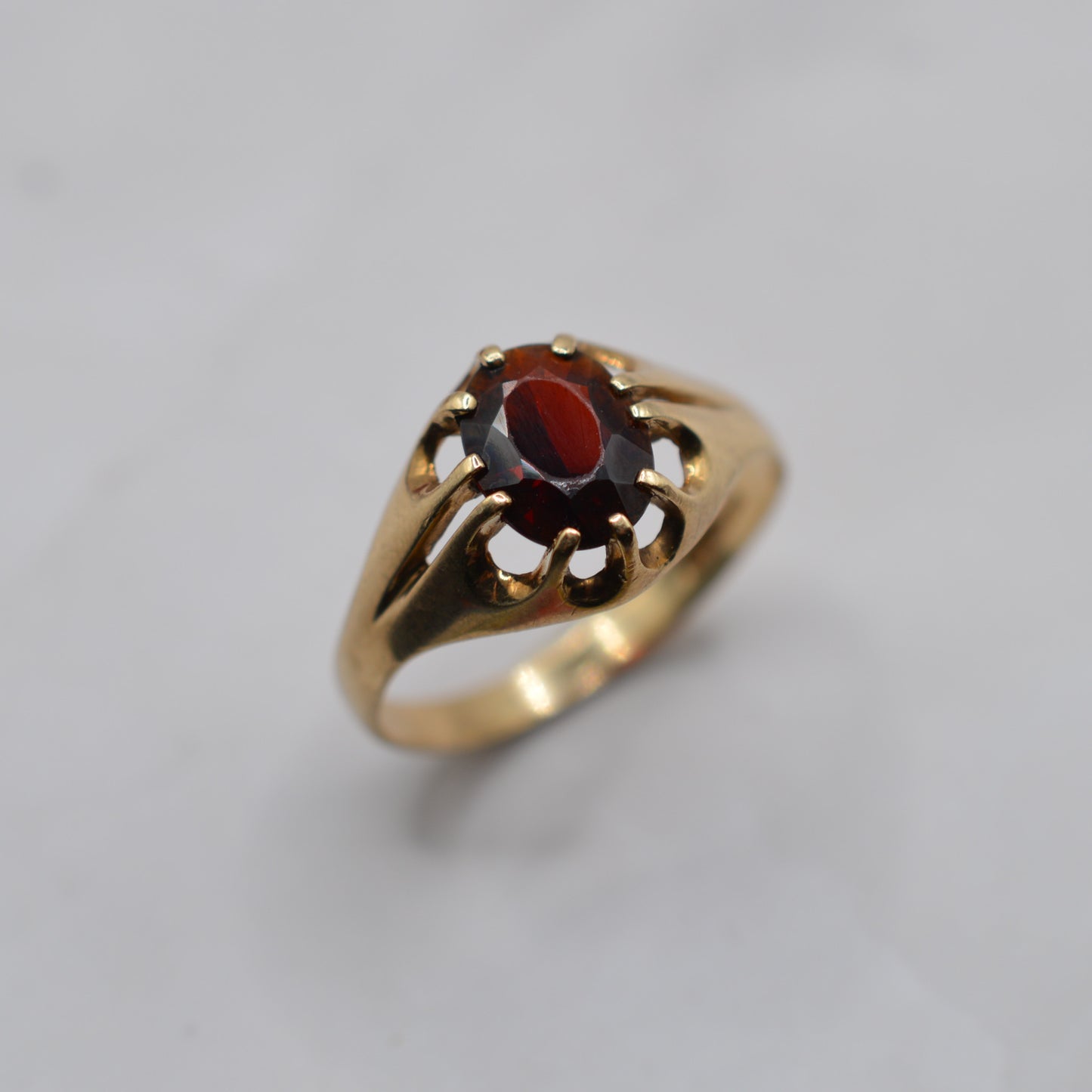 Chunky 1990s 9ct Gold Garnet Solitaire Unisex Signet Ring