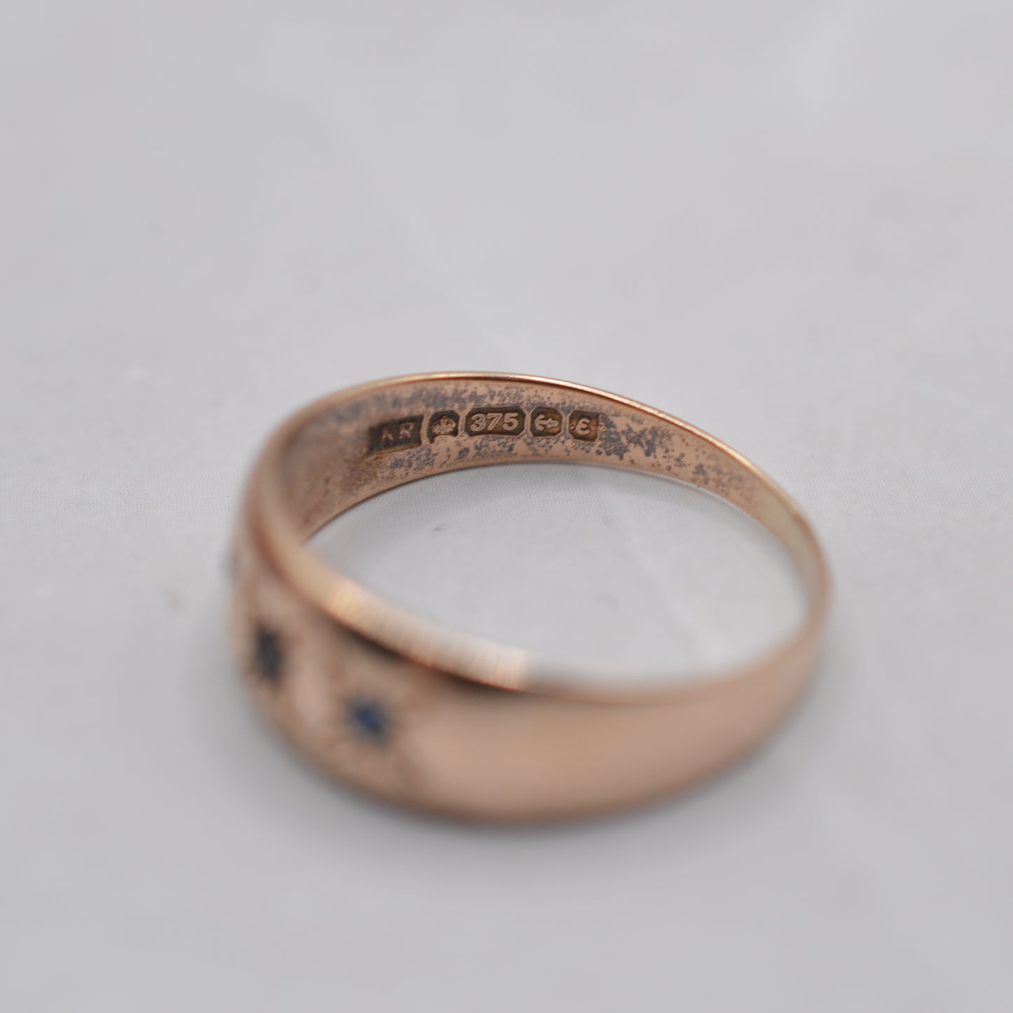 1970s Vintage 9ct Gold Sapphire Gypsy Ring