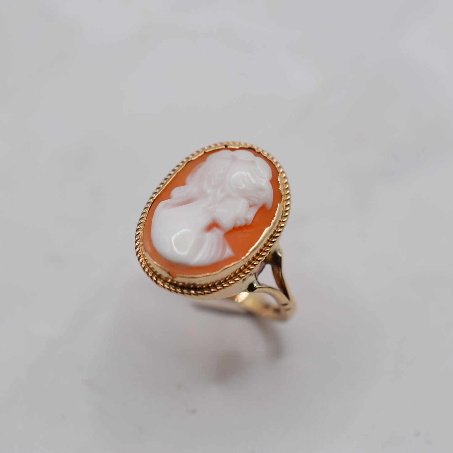 1980s Vintage 9ct Gold Shell Cameo Ring