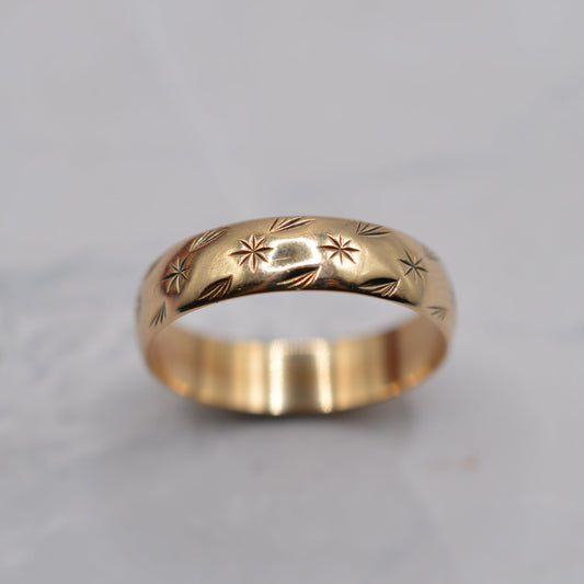 1980s Vintage 9ct Gold Star-Engraved Band Ring