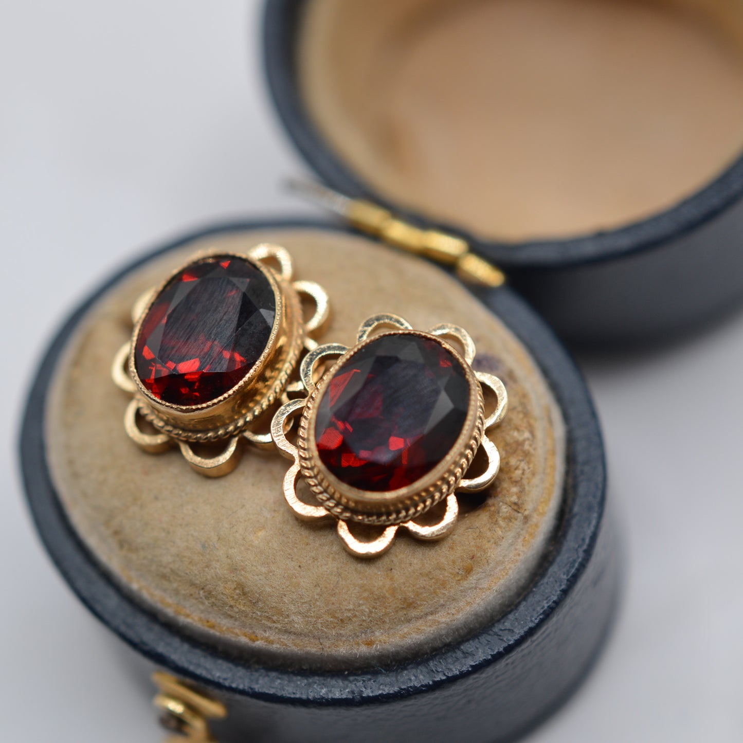 1990s Large 9ct Gold Garnet Stud Earrings with Scallop Edging