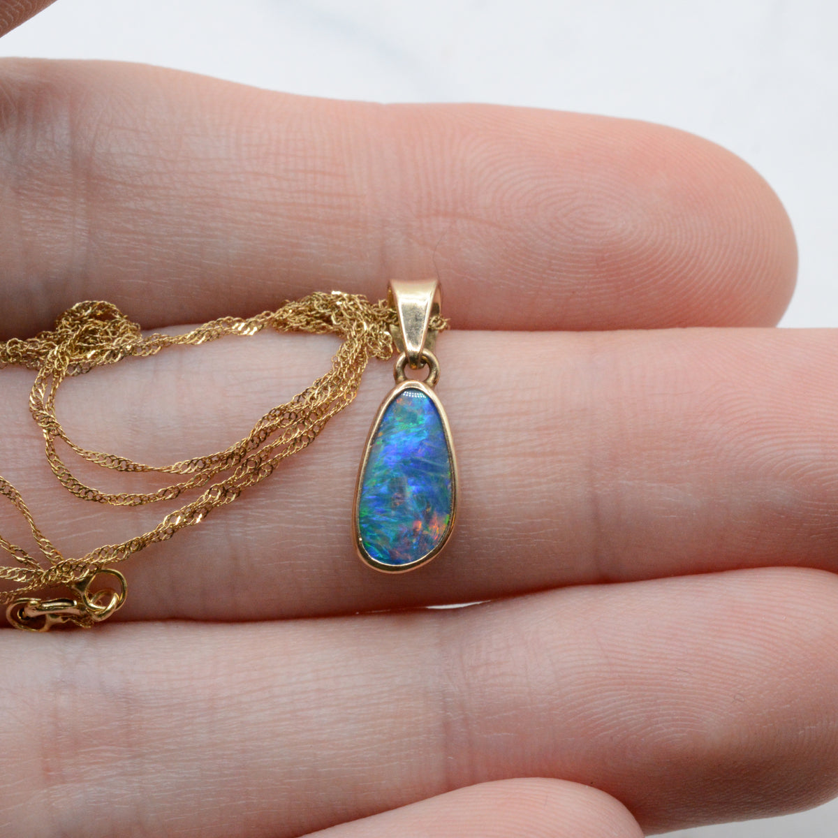 Y2K 9ct Gold Opal Doublet Pendant Necklace (18”)