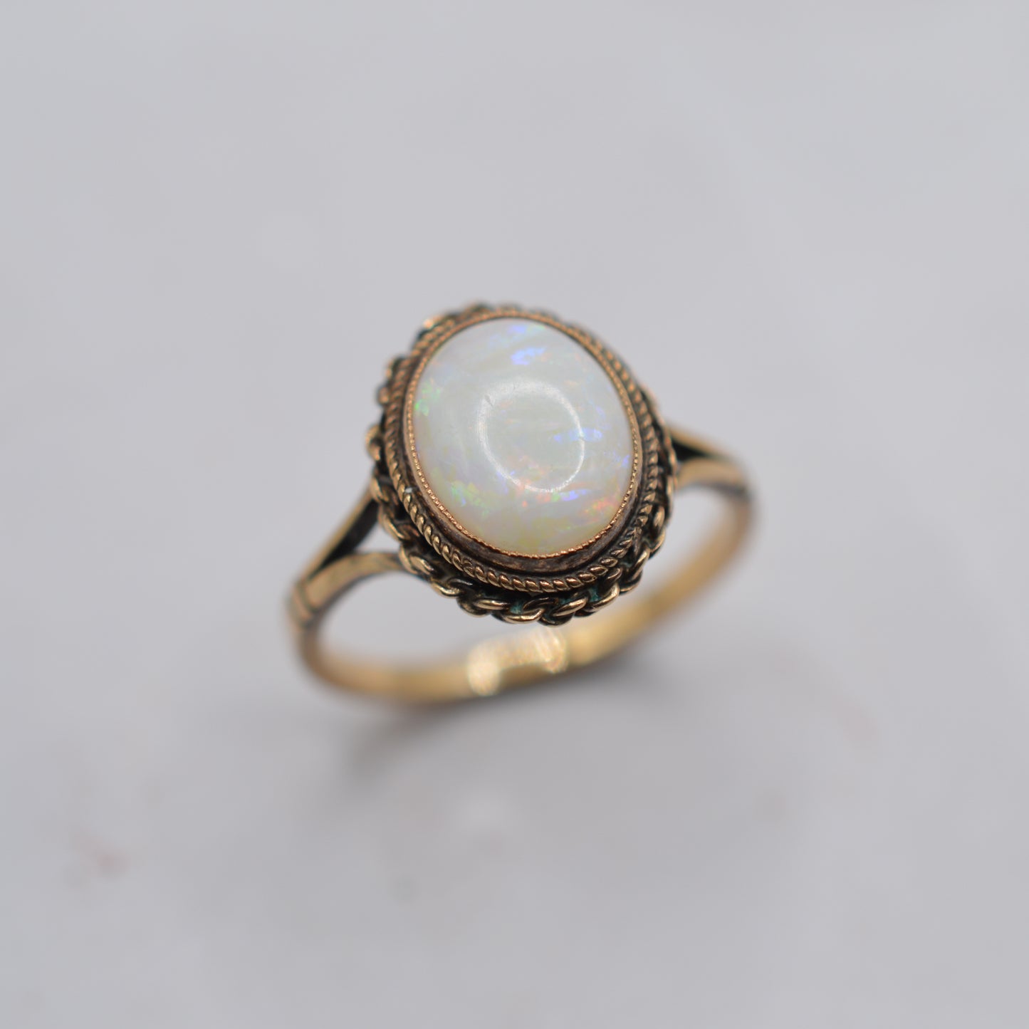 1970s Vintage 9ct Gold Opal Ring with Rope-Twist Detail