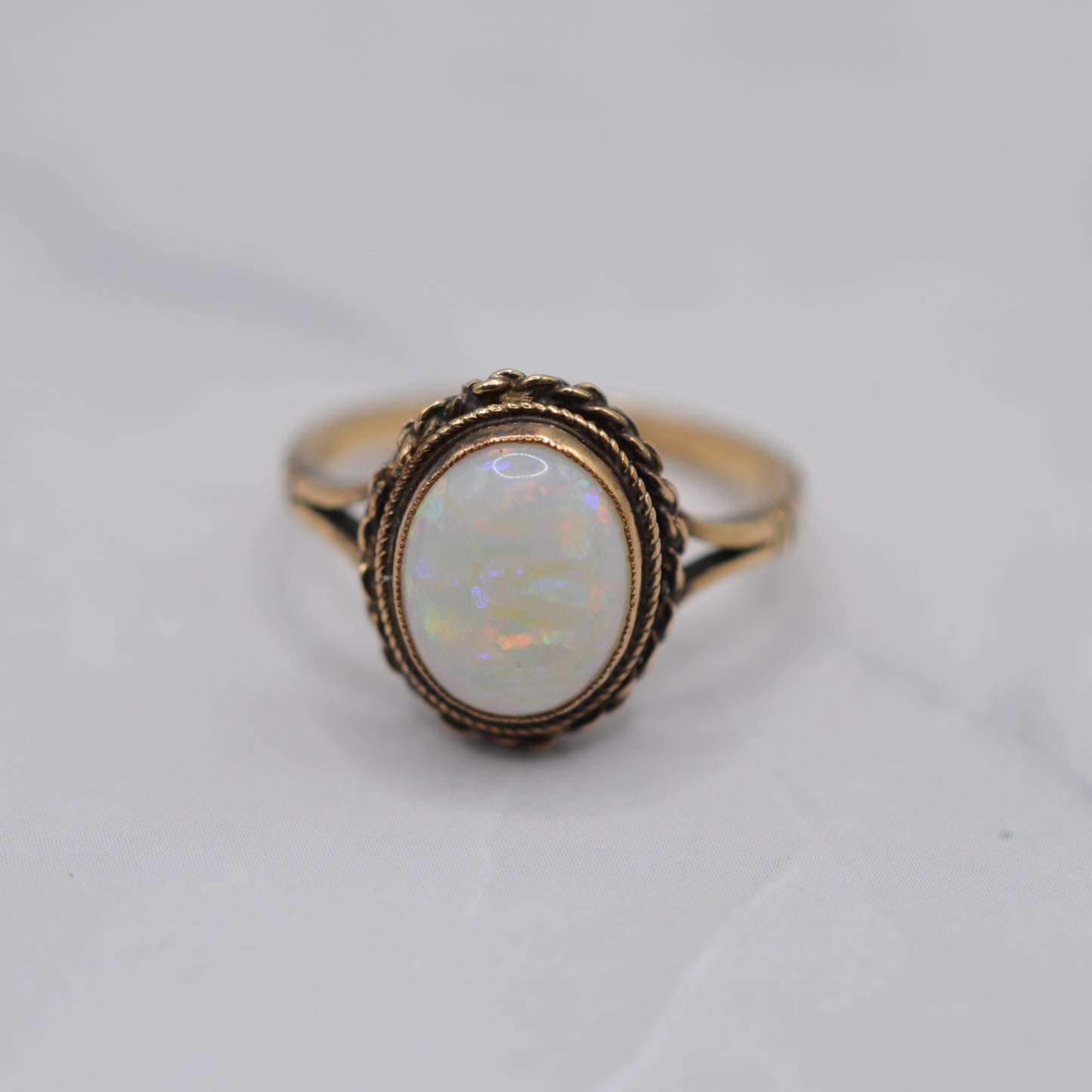 1970s Vintage 9ct Gold Opal Ring with Rope-Twist Detail