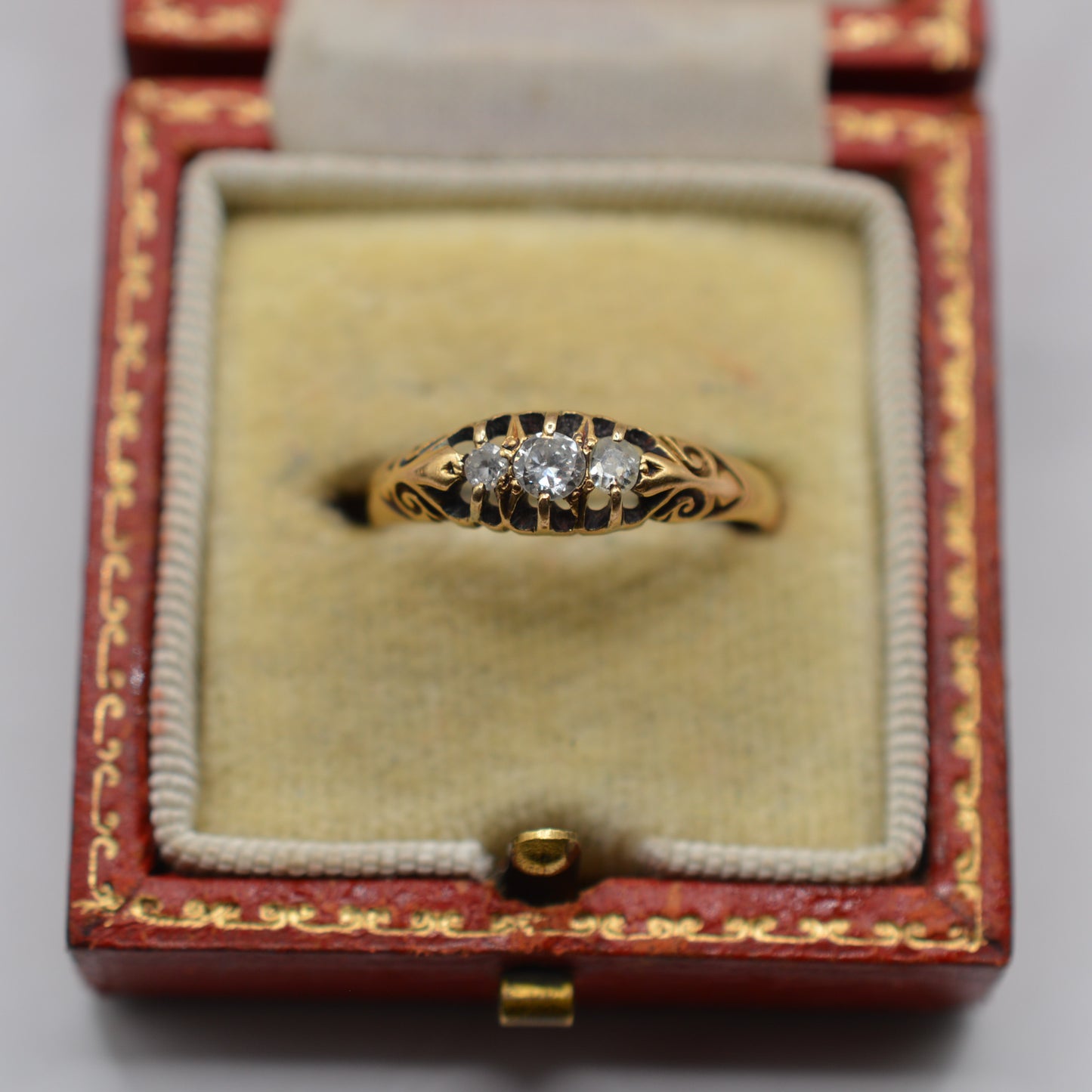 Antique 9ct Gold Diamond Trilogy Ring