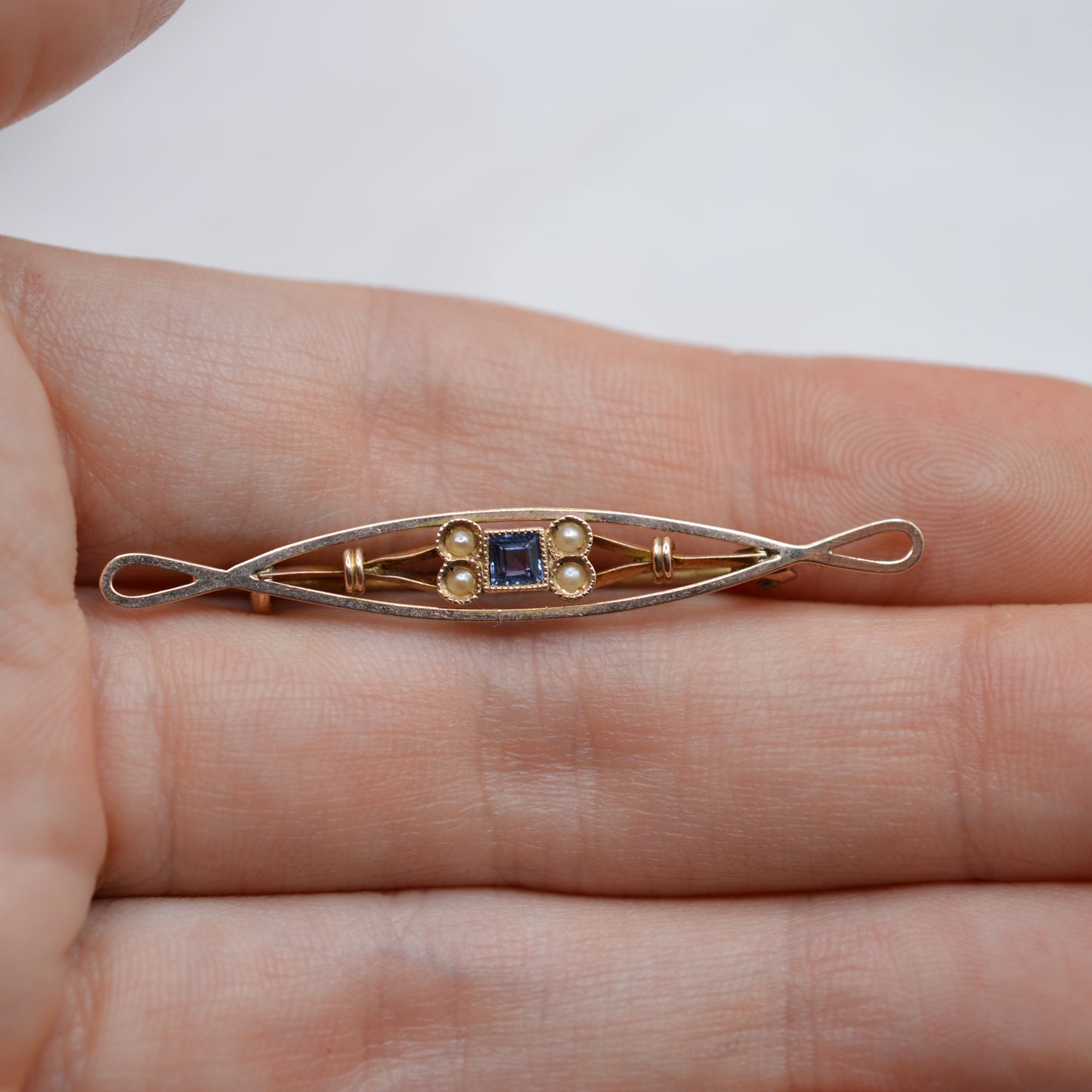 Antique Edwardian 9ct Gold Blue Topaz & Seed Pearl Brooch