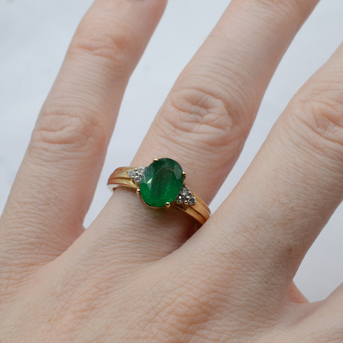 9ct Gold Emerald & Diamond Ring
