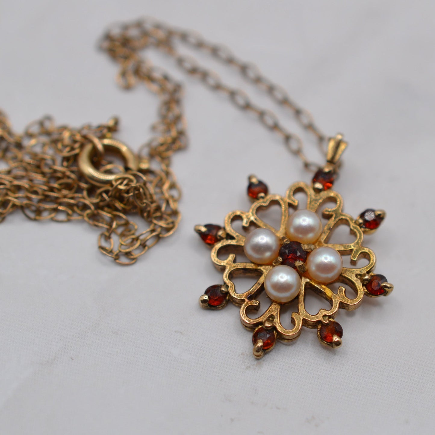 1970s Vintage 9ct Gold Garnet & Pearl Pendant Necklace