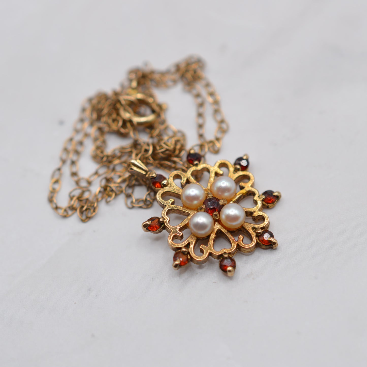 1970s Vintage 9ct Gold Garnet & Pearl Pendant Necklace