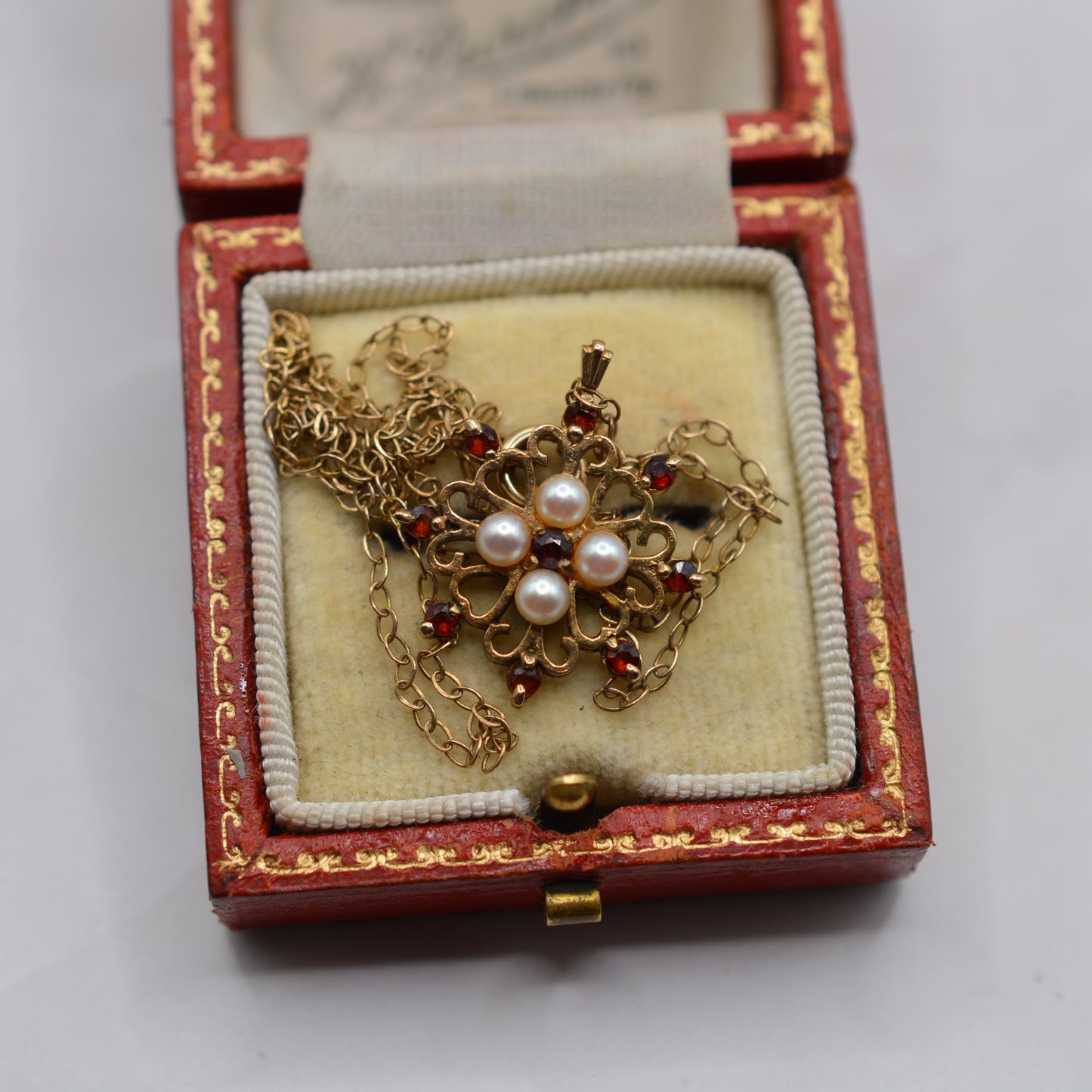 1970s Vintage 9ct Gold Garnet & Pearl Pendant Necklace