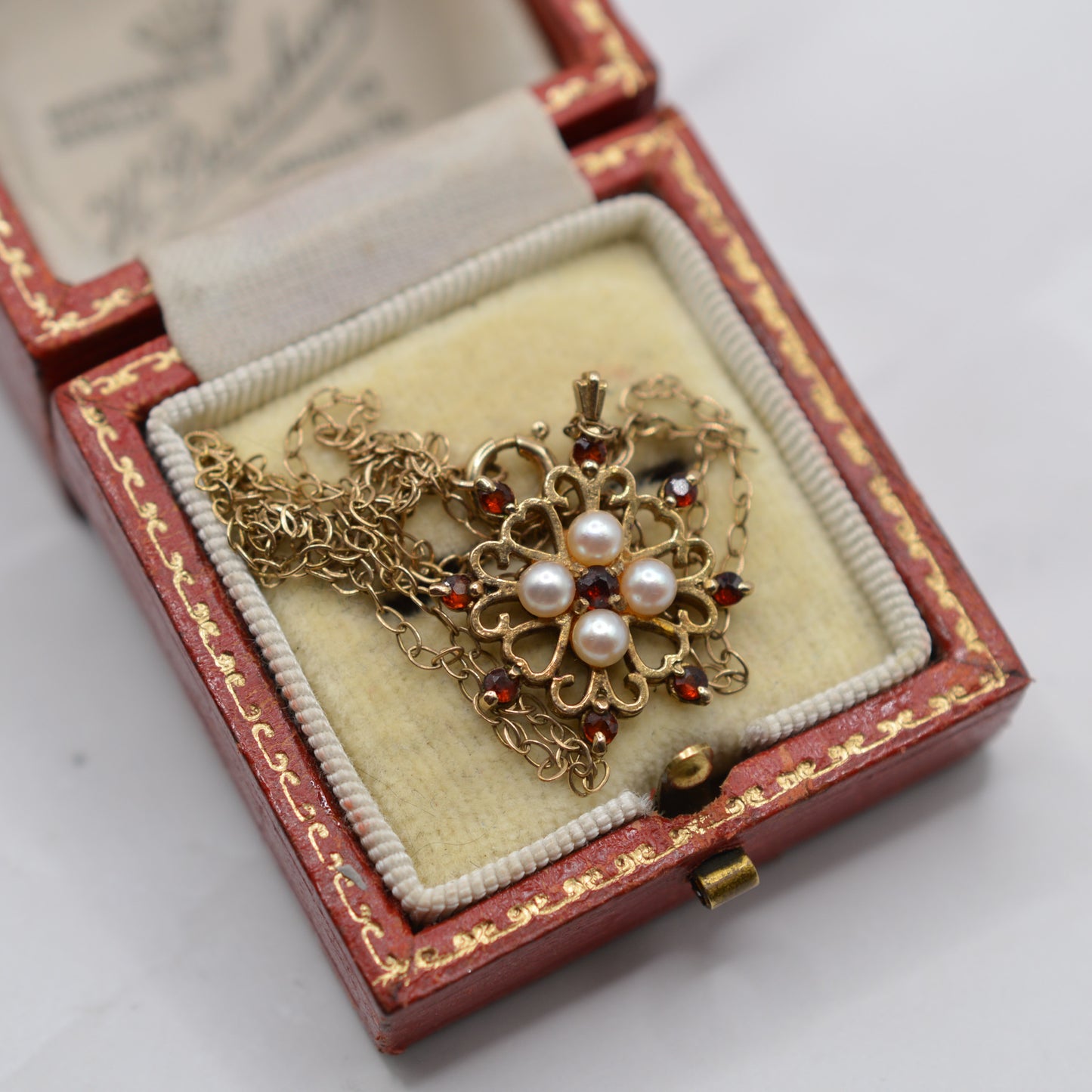 1970s Vintage 9ct Gold Garnet & Pearl Pendant Necklace