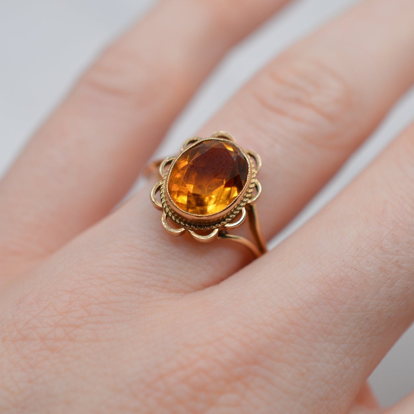 1970s Vintage 9ct Gold Citrine Ring with Scalloped Border
