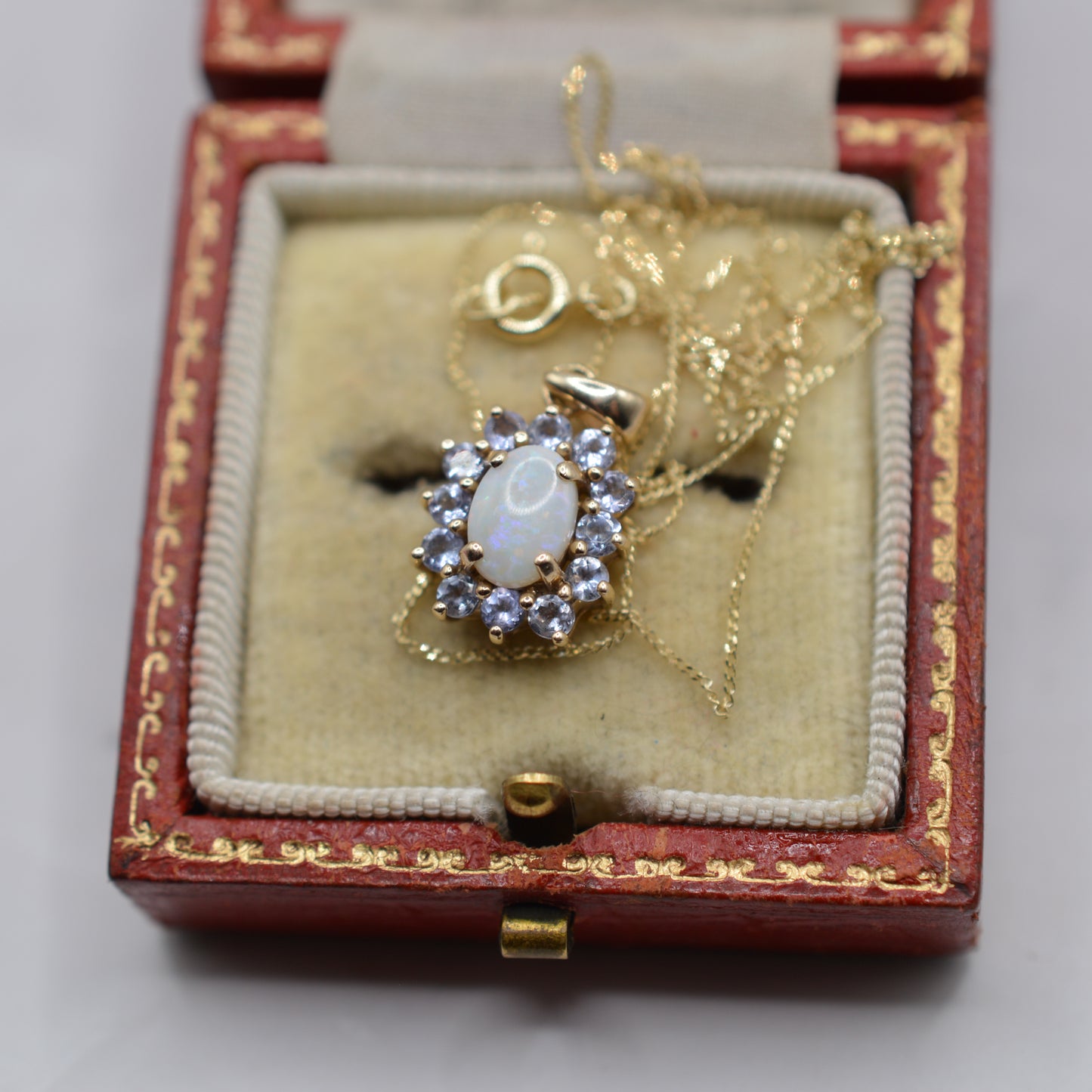 Y2K 9ct Gold Opal & Iolite Cluster Pendant Necklace (18” Chain)