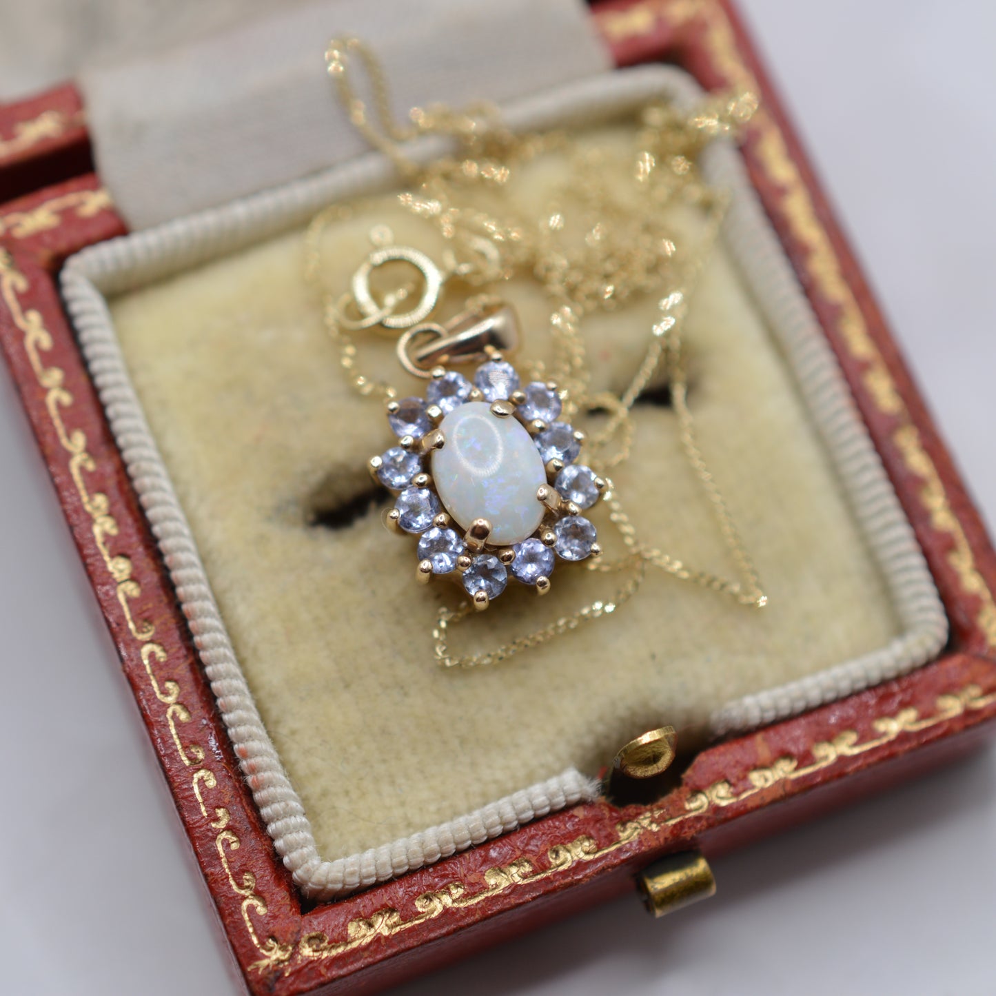 Y2K 9ct Gold Opal & Iolite Cluster Pendant Necklace (18” Chain)