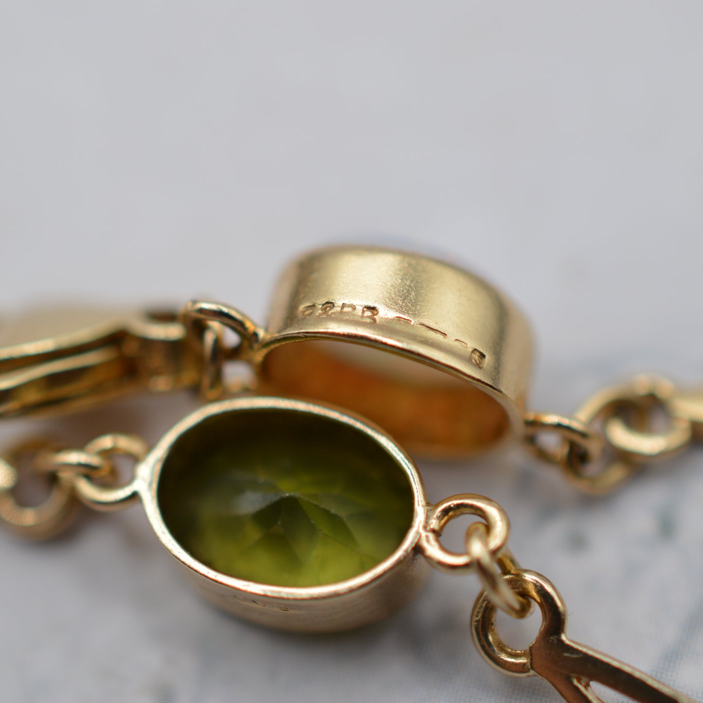 9ct Gold Peridot & Opal Gemstone Bracelet