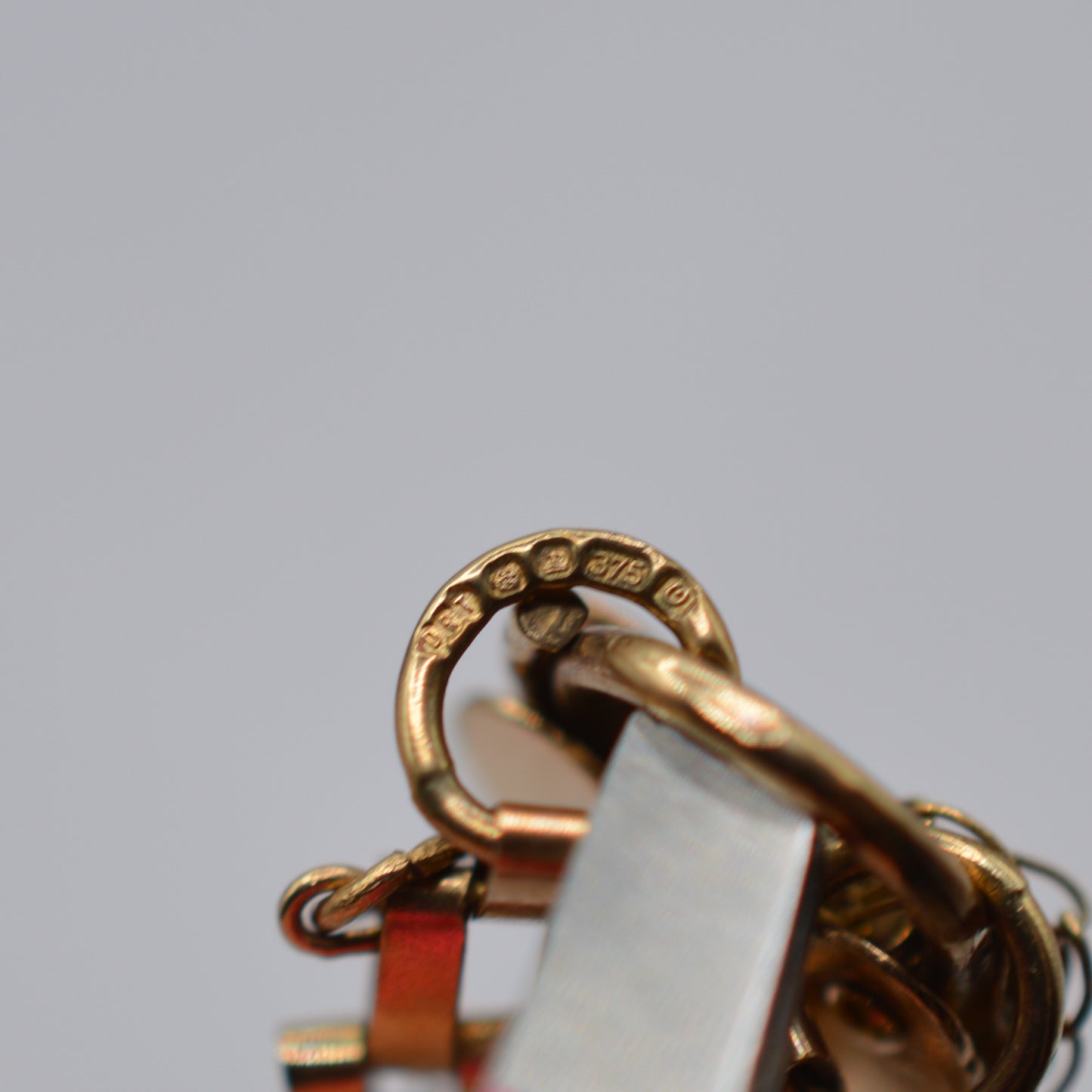 1980s 9ct Gold Three-Bar Gate Link Bracelet with Heart Padlock (7”)