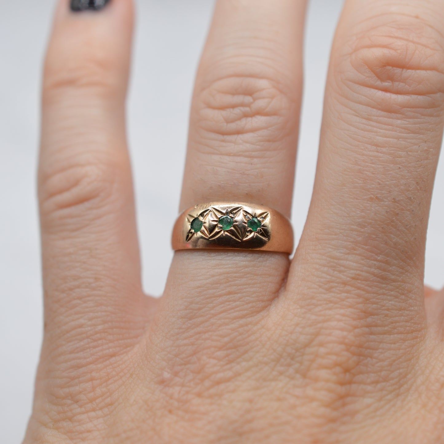 1990s 9ct Gold Emerald Gypsy Ring