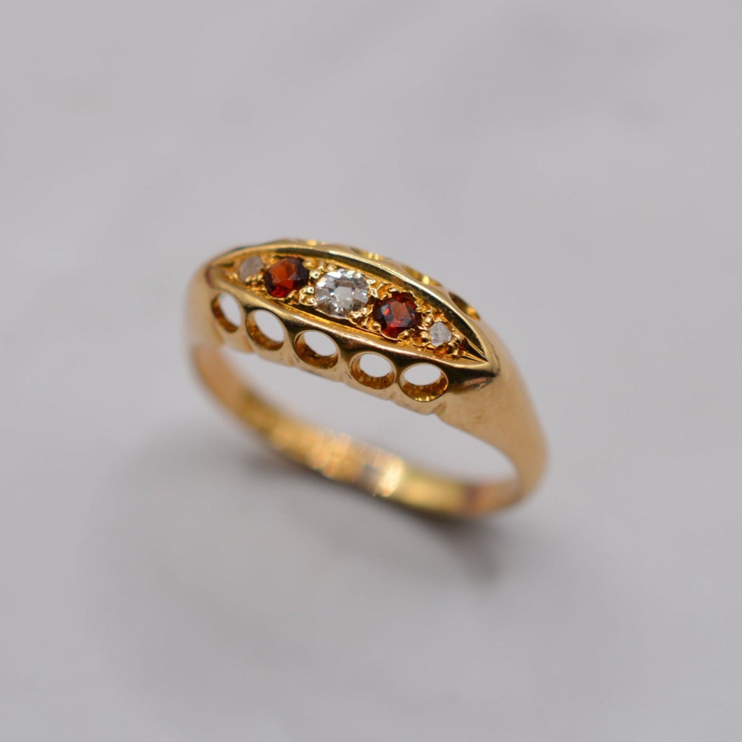 Antique Edwardian 18ct Gold Garnet & Diamond Five-Stone Ring