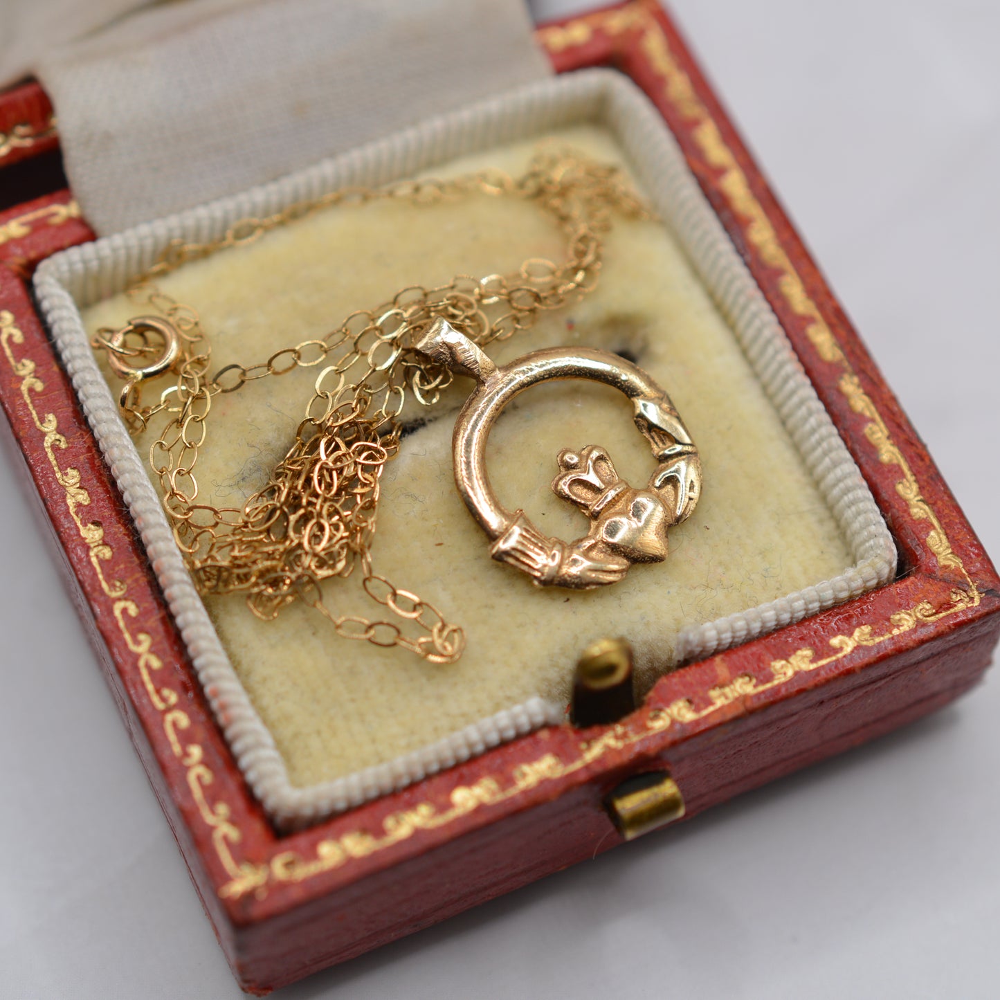 9ct Gold Irish Claddagh Heart Pendant Necklace, 18" Chain