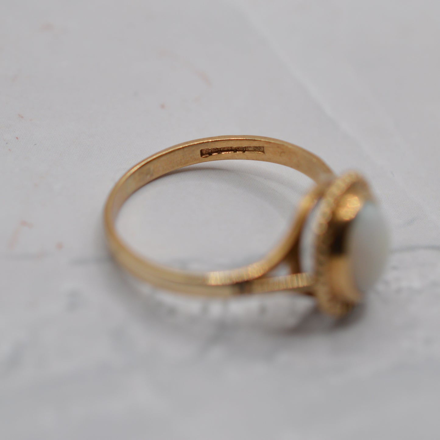 1990s 9ct Gold Opal Solitaire Ring