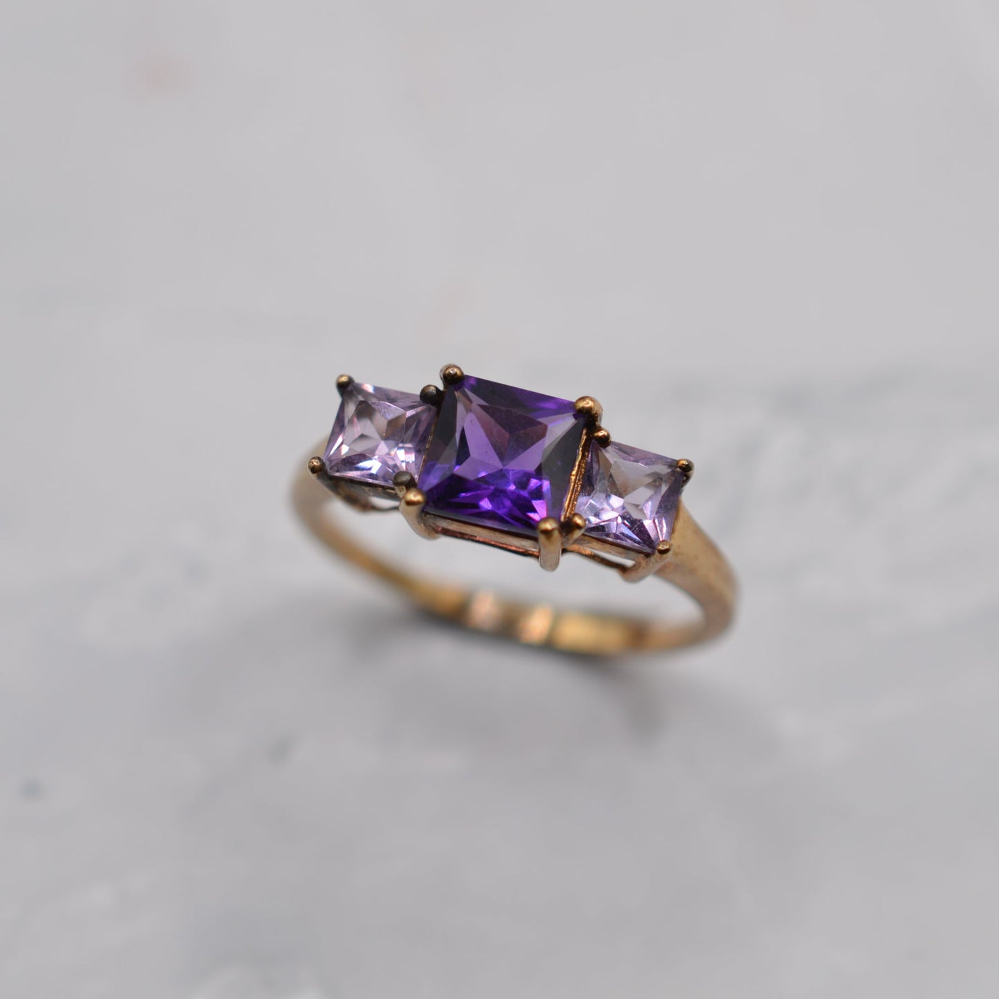 9ct Gold Amethyst Varihue Trilogy Ring