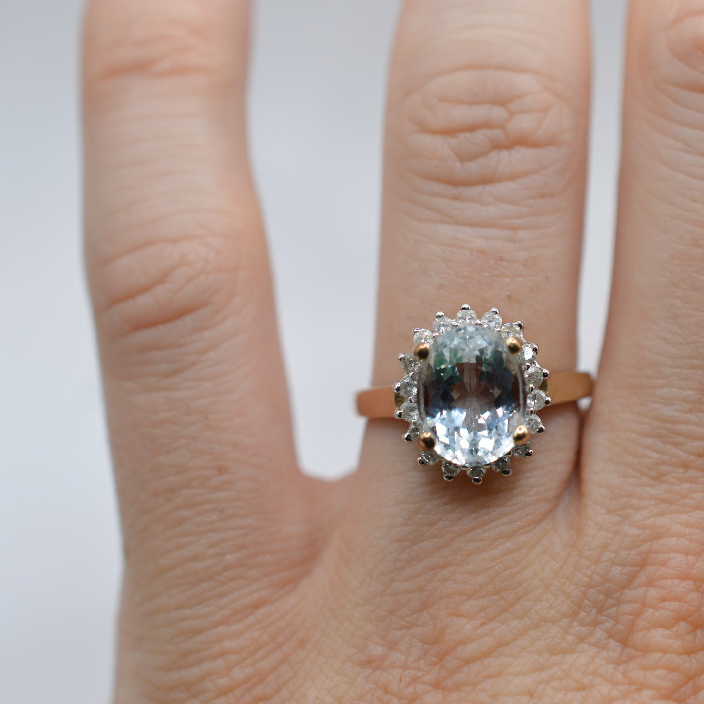 Y2K 9ct Gold Aquamarine & Diamond Cluster Ring