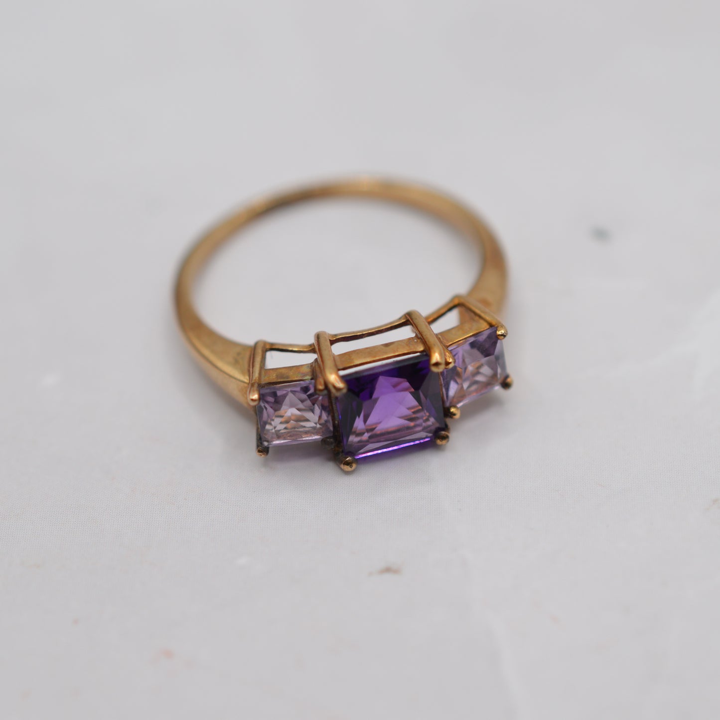 9ct Gold Amethyst Varihue Trilogy Ring