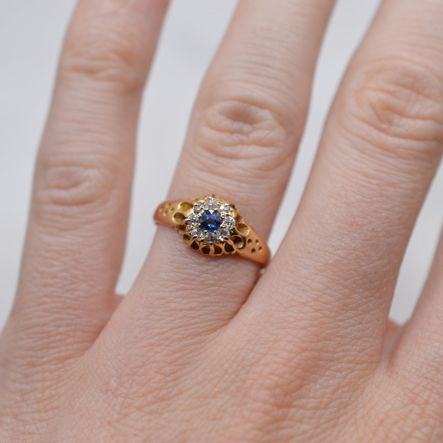 Antique 18ct Gold Sapphire & Diamond Cluster Ring