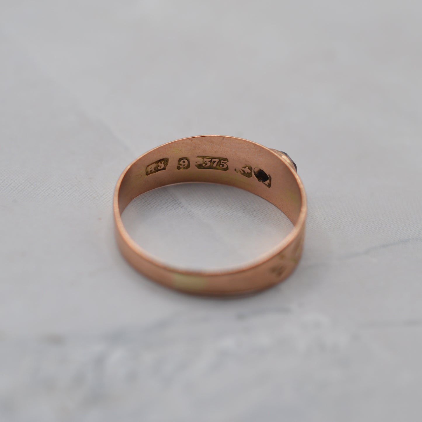 Antique 9ct Rose Gold Garnet Ring
