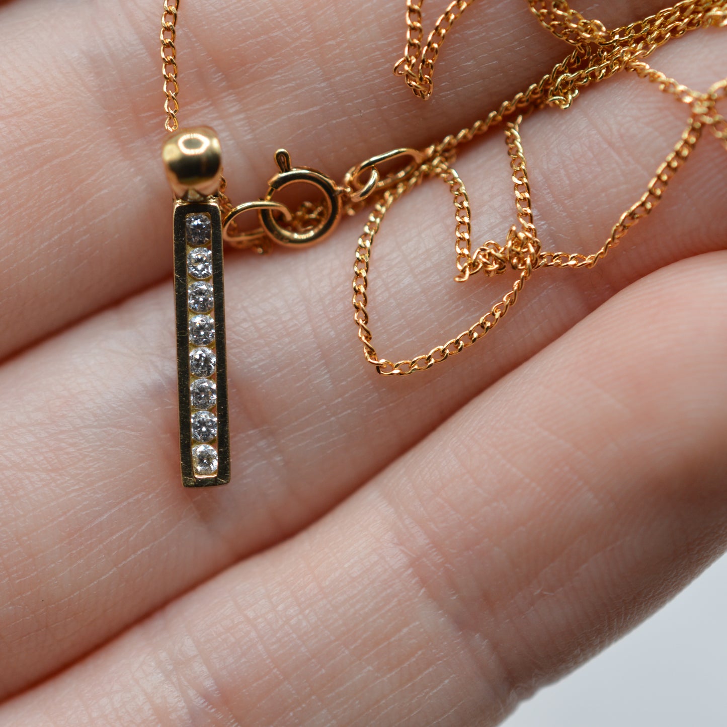 9ct Gold Cubic Zirconia Bar Pendant Necklace (18")