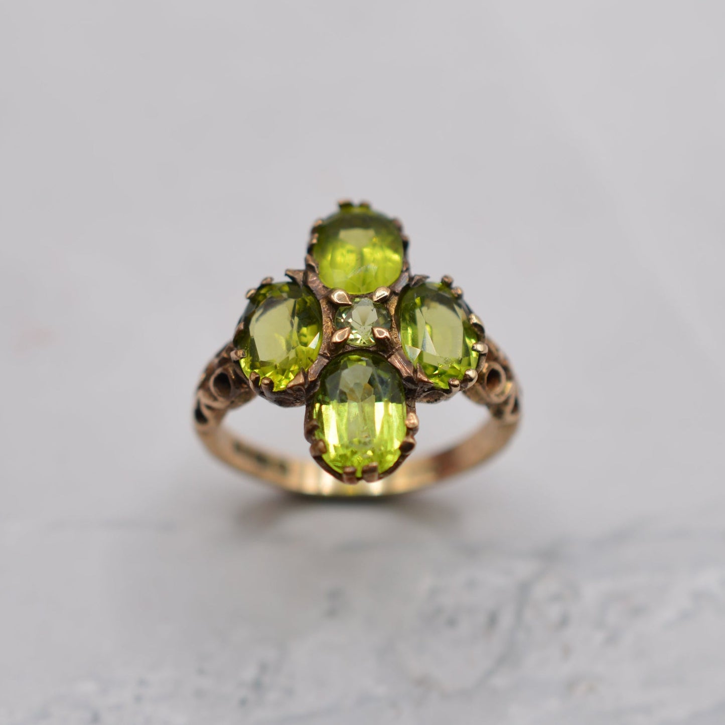 1970s Vintage 9ct Gold Peridot Cluster Ring