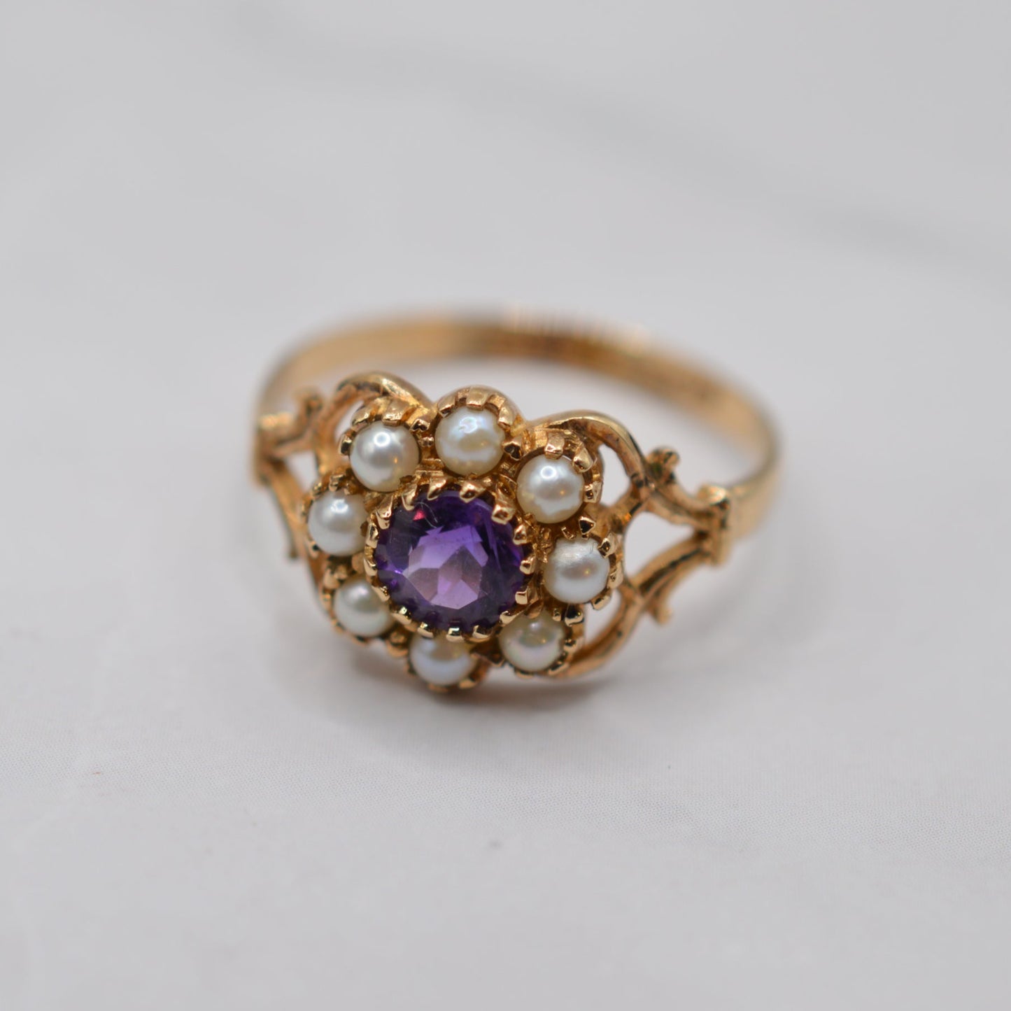 1980s Vintage 9ct Gold Amethyst & Pearl Floral Cluster Ring