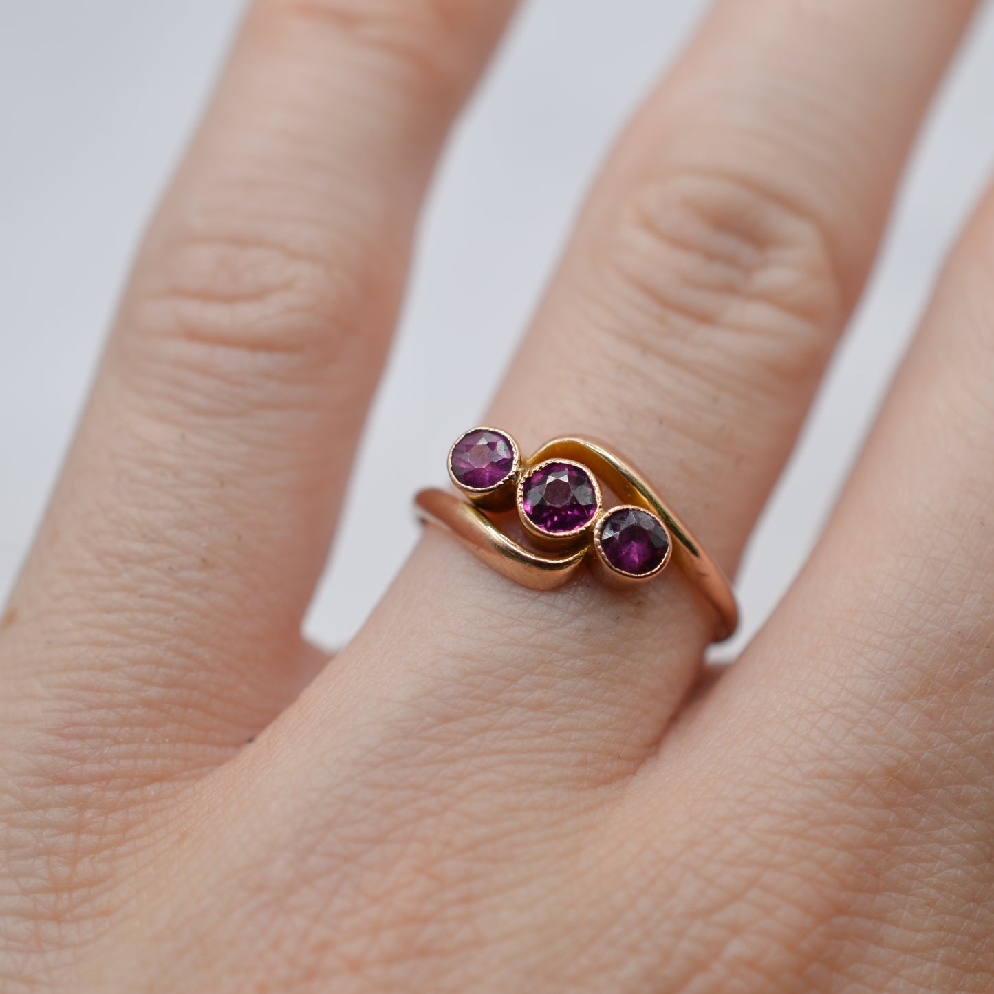 Antique 9ct Gold Garnet Trilogy Ring