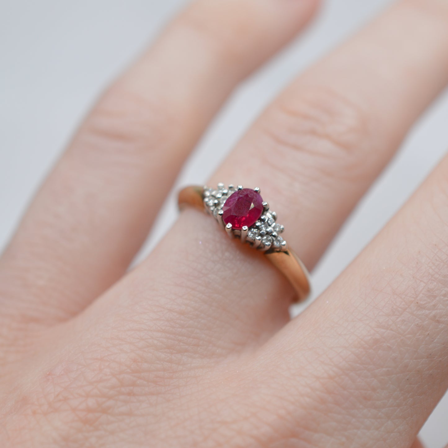 Y2K 9ct Gold Ruby & Diamond Cluster Ring