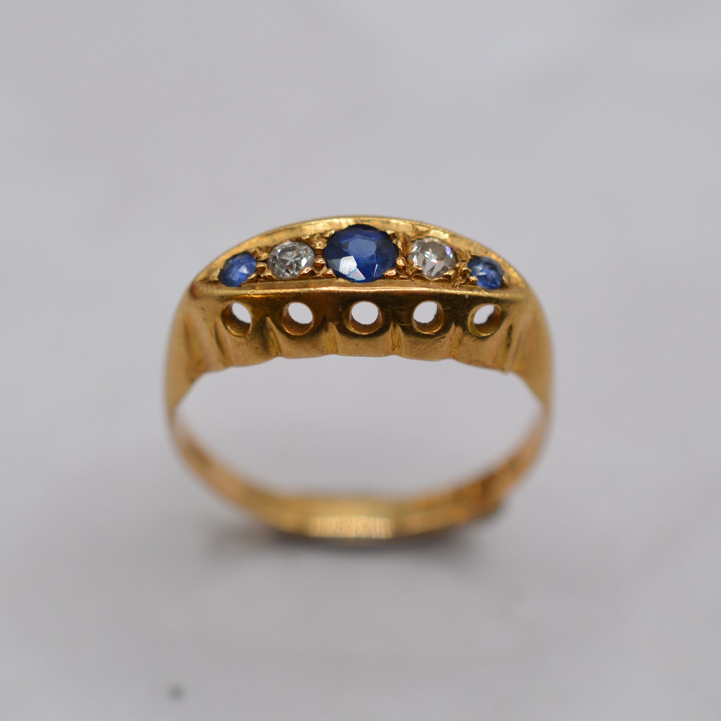 Antique 1915 18ct Gold Sapphire & Diamond Ring
