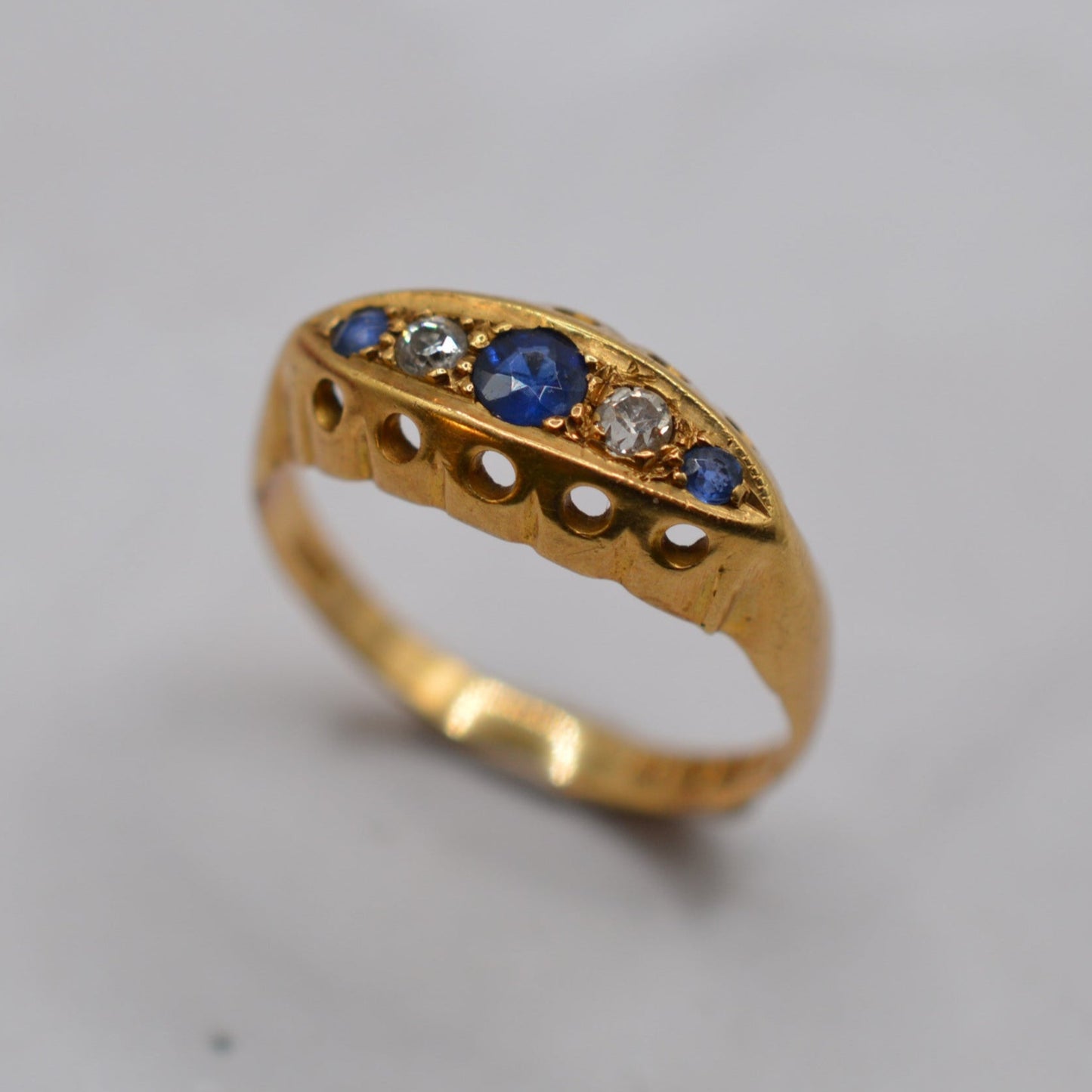 Antique 1915 18ct Gold Sapphire & Diamond Ring