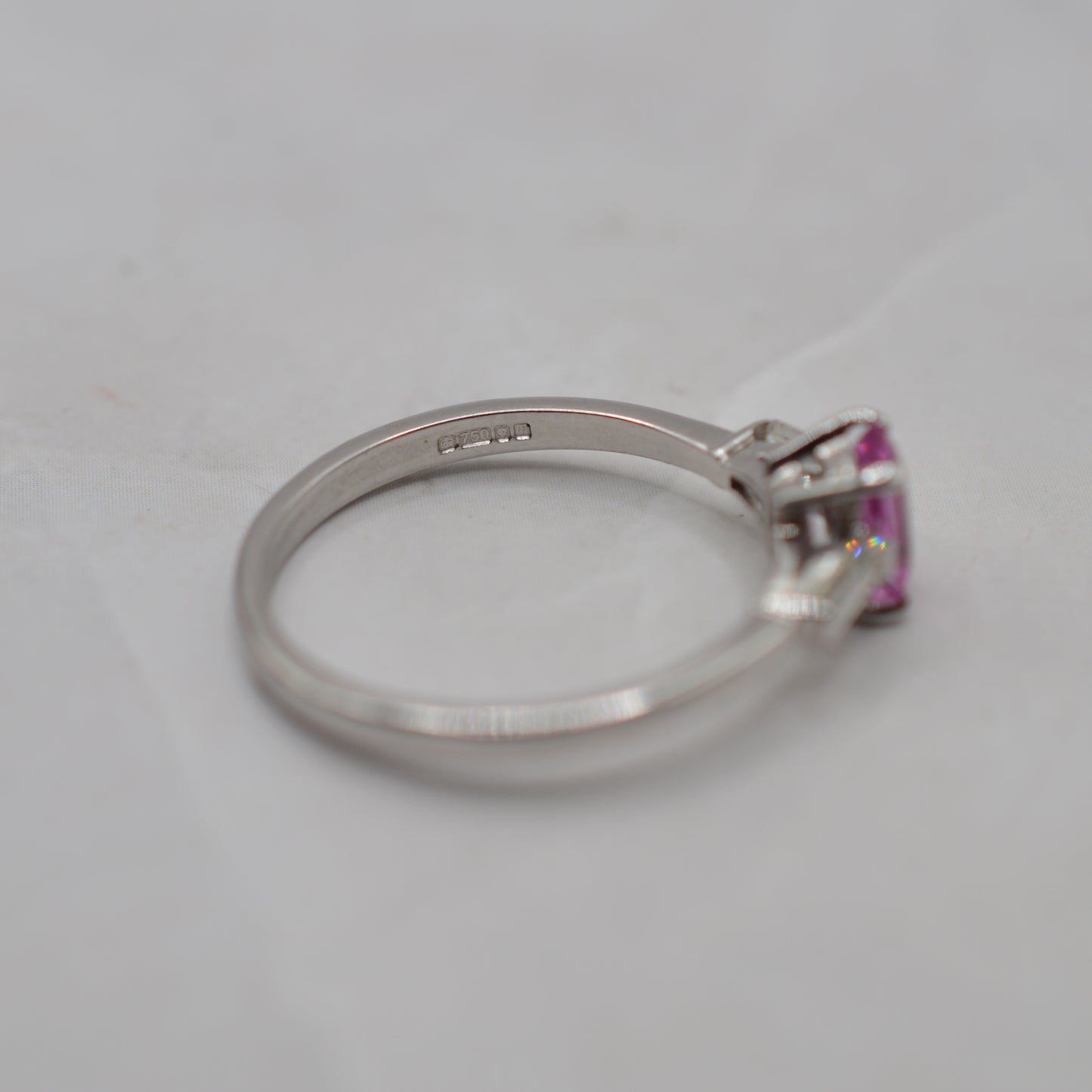 Y2K 18ct Gold Pink Sapphire & Diamond Trilogy Ring