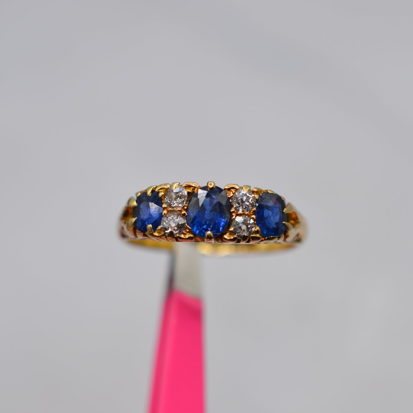 Antique Victorian 18ct Gold Sapphire & Diamond Ring
