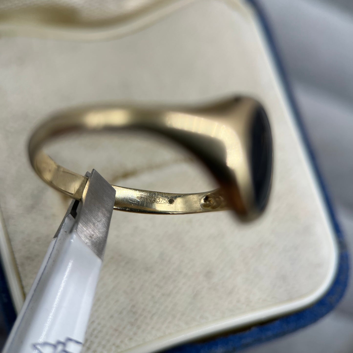 Vintage 9ct Gold Onyx Signet Ring