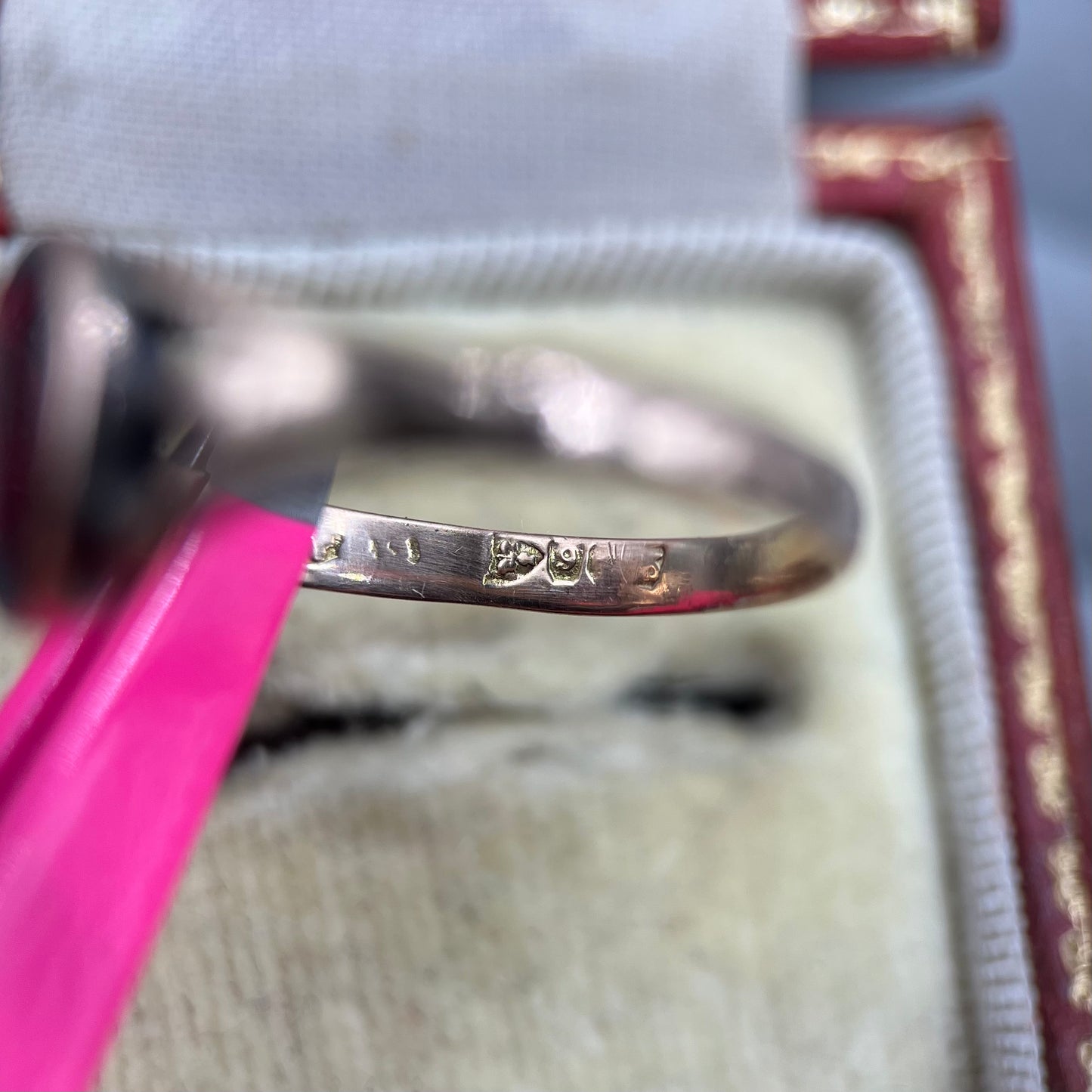 Antique Art Nouveau 9ct Gold Garnet Solitaire Ring