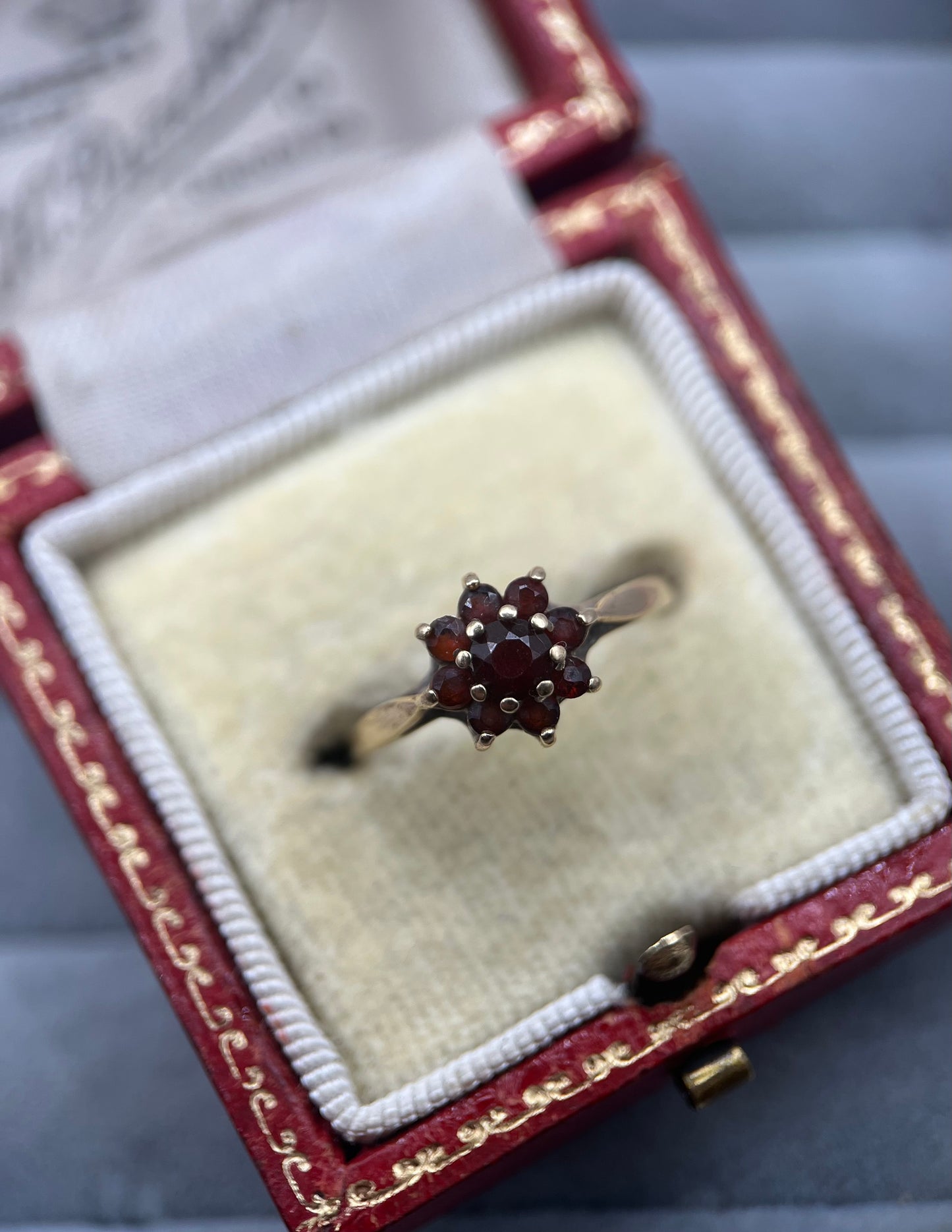 Vintage 9ct Gold Garnet Floral Cluster Ring