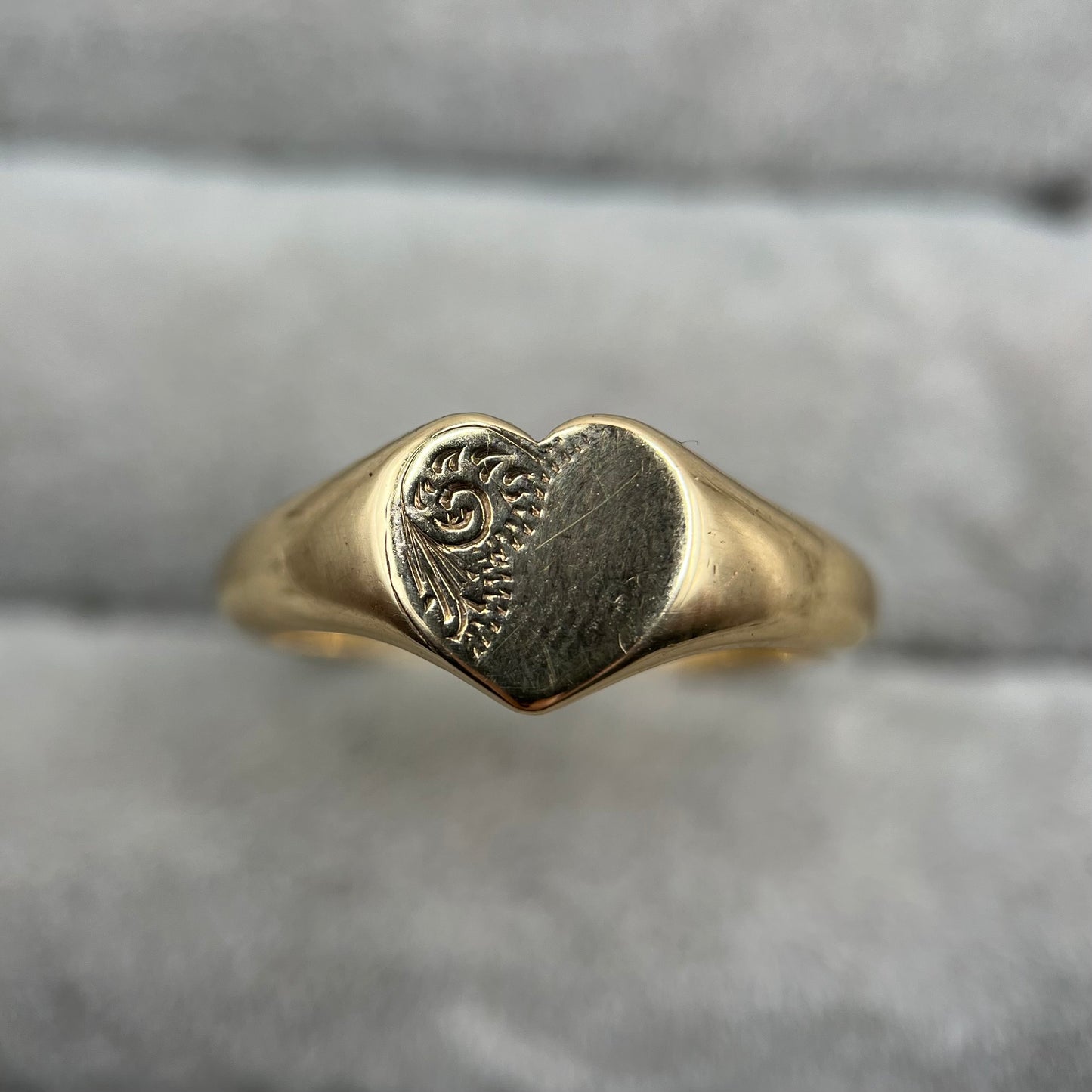 1960s Vintage 9ct Gold Heart Signet Ring