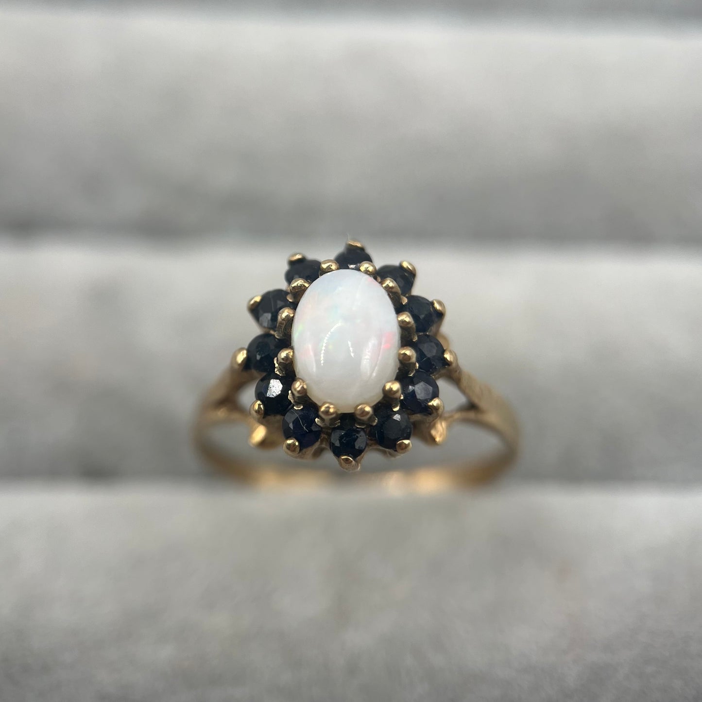 Vintage 9ct Gold Opal & Sapphire Cluster Ring