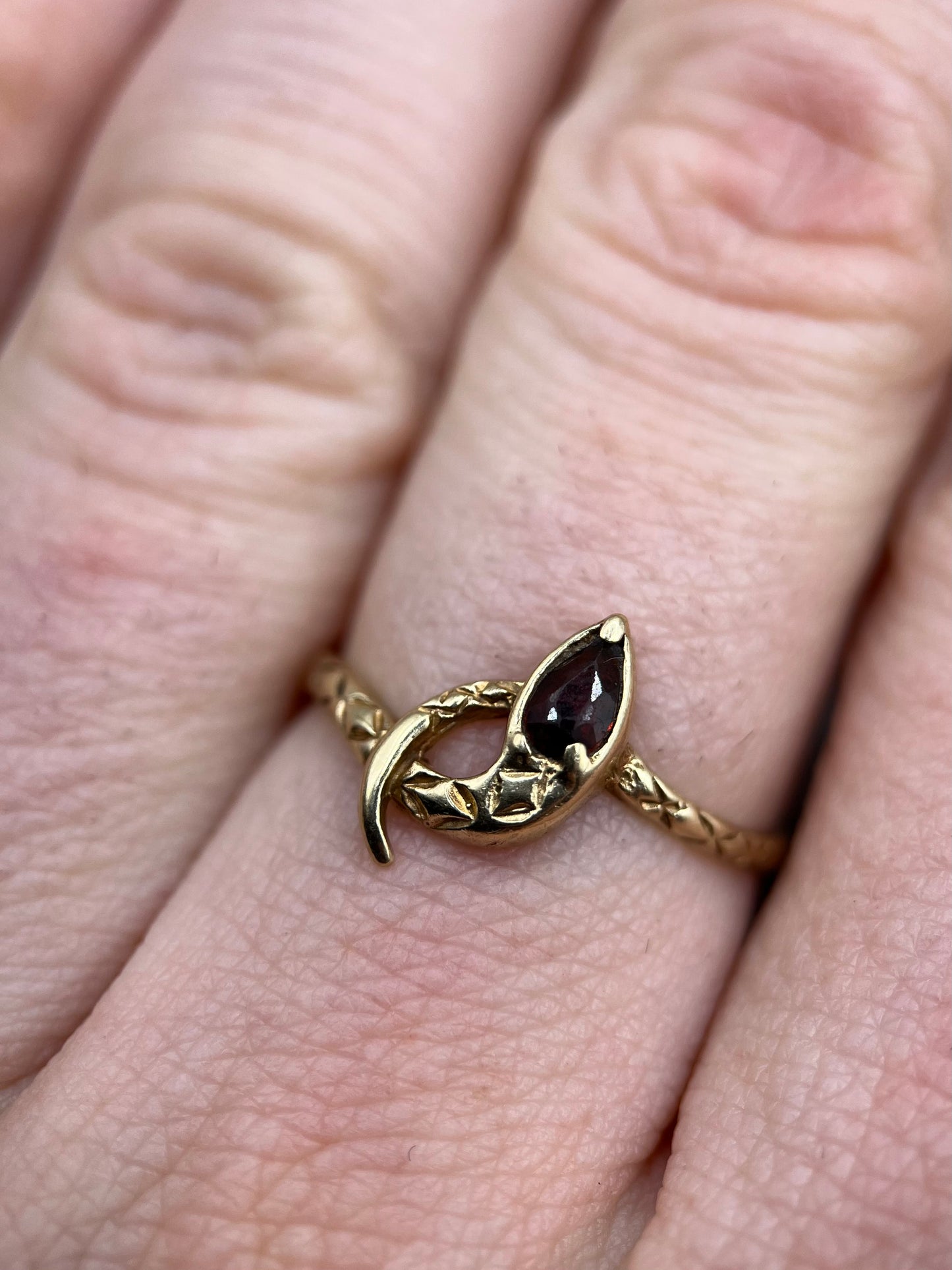 1980s Vintage 9ct Gold Garnet Snake Ring