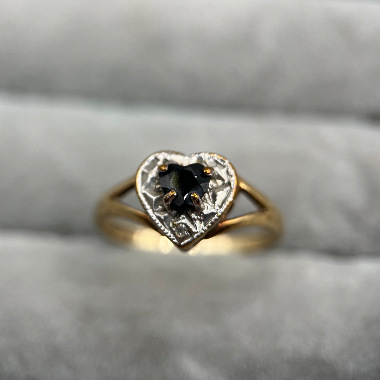 Vintage 9ct Gold Sapphire & Diamond Heart Ring