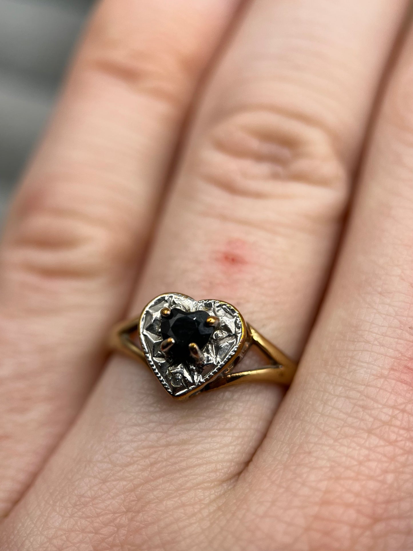 Vintage 9ct Gold Sapphire & Diamond Heart Ring
